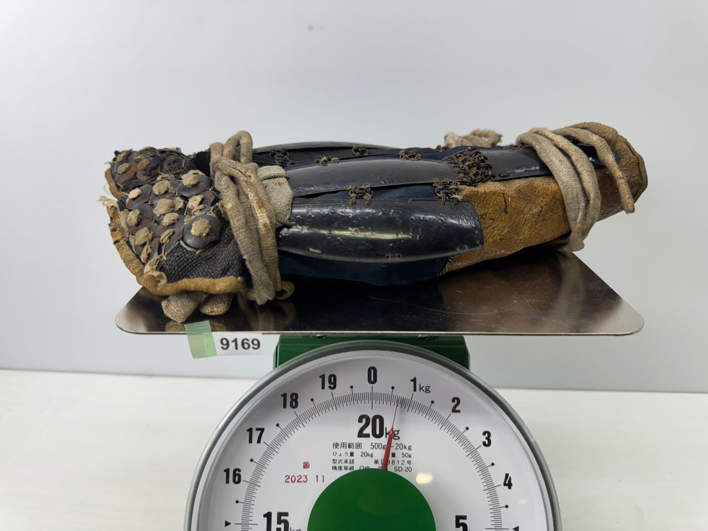Y9169 YOROI Iron Suneate shin guard samurai busho arms Japan antique armor