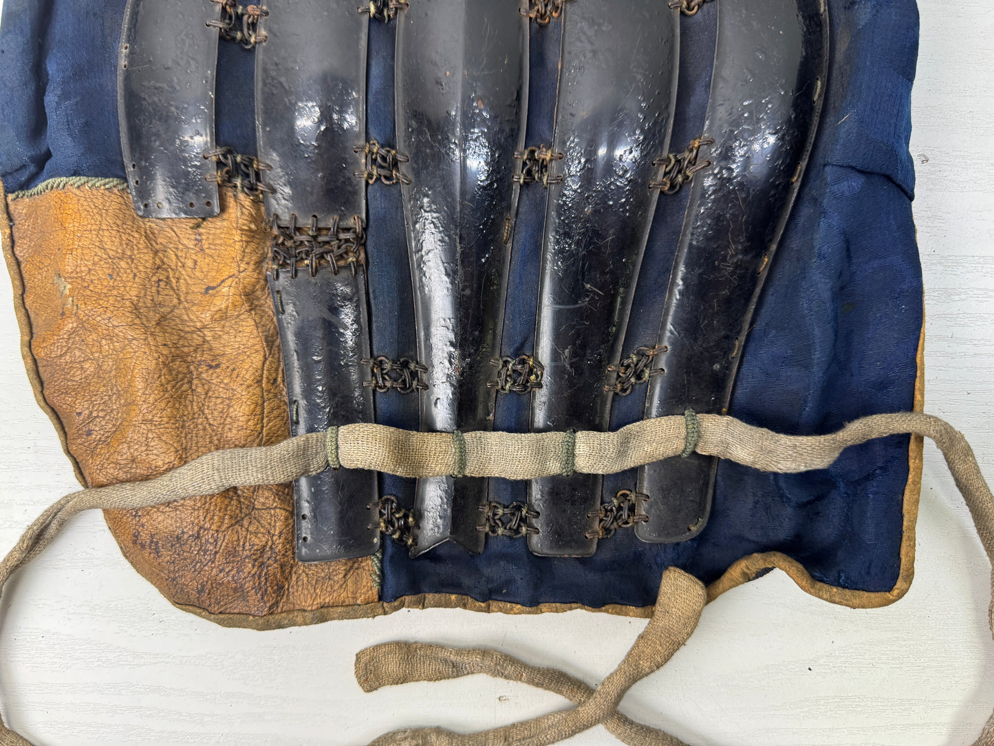 Y9169 YOROI Iron Suneate shin guard samurai busho arms Japan antique armor