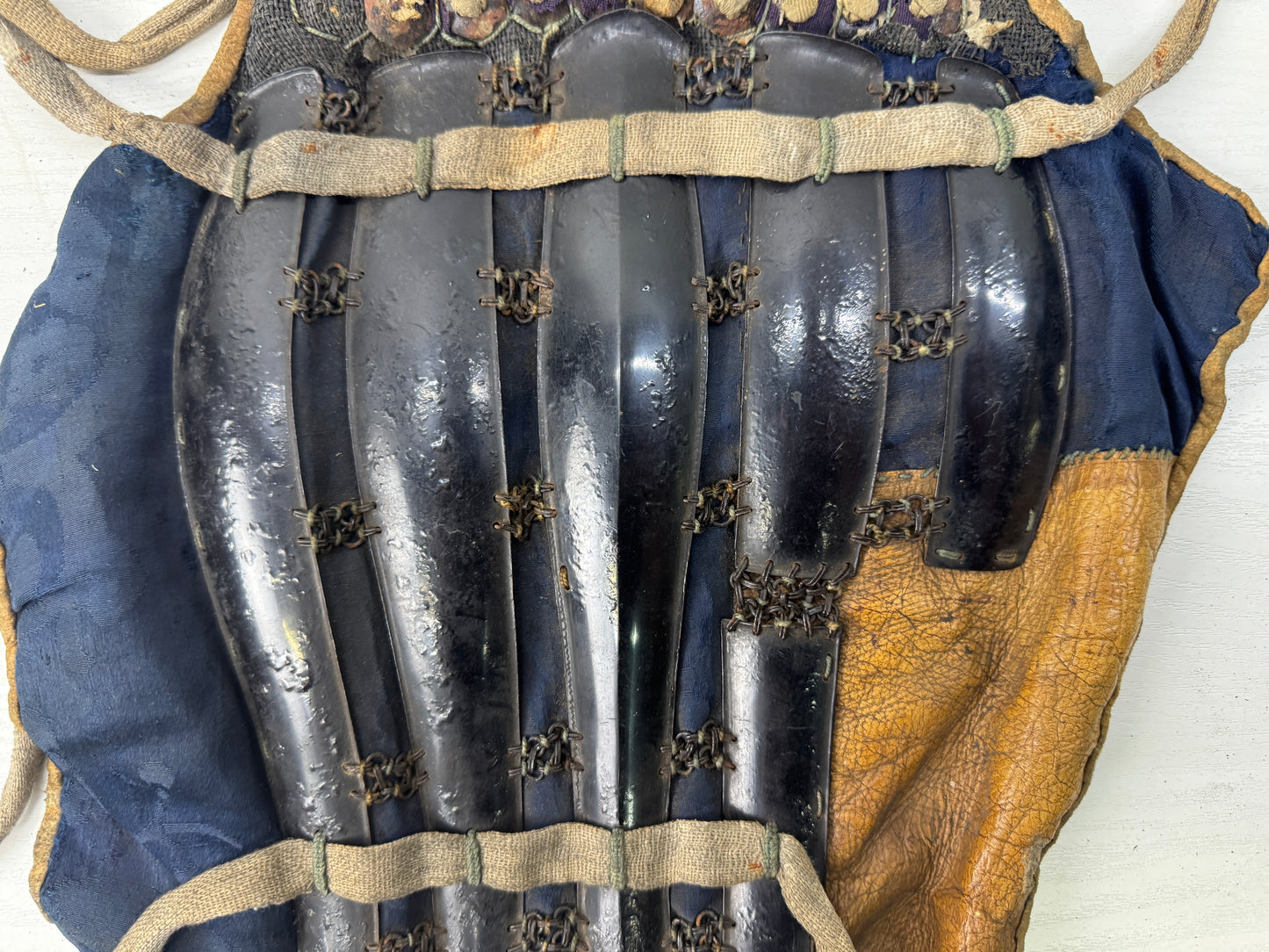 Y9169 YOROI Iron Suneate shin guard samurai busho arms Japan antique armor