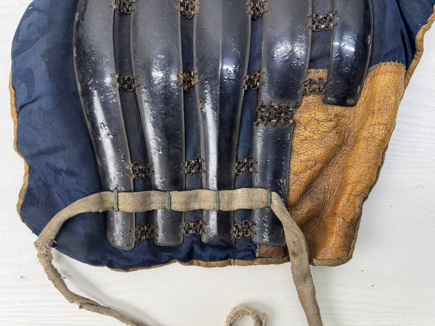 Y9169 YOROI Iron Suneate shin guard samurai busho arms Japan antique armor