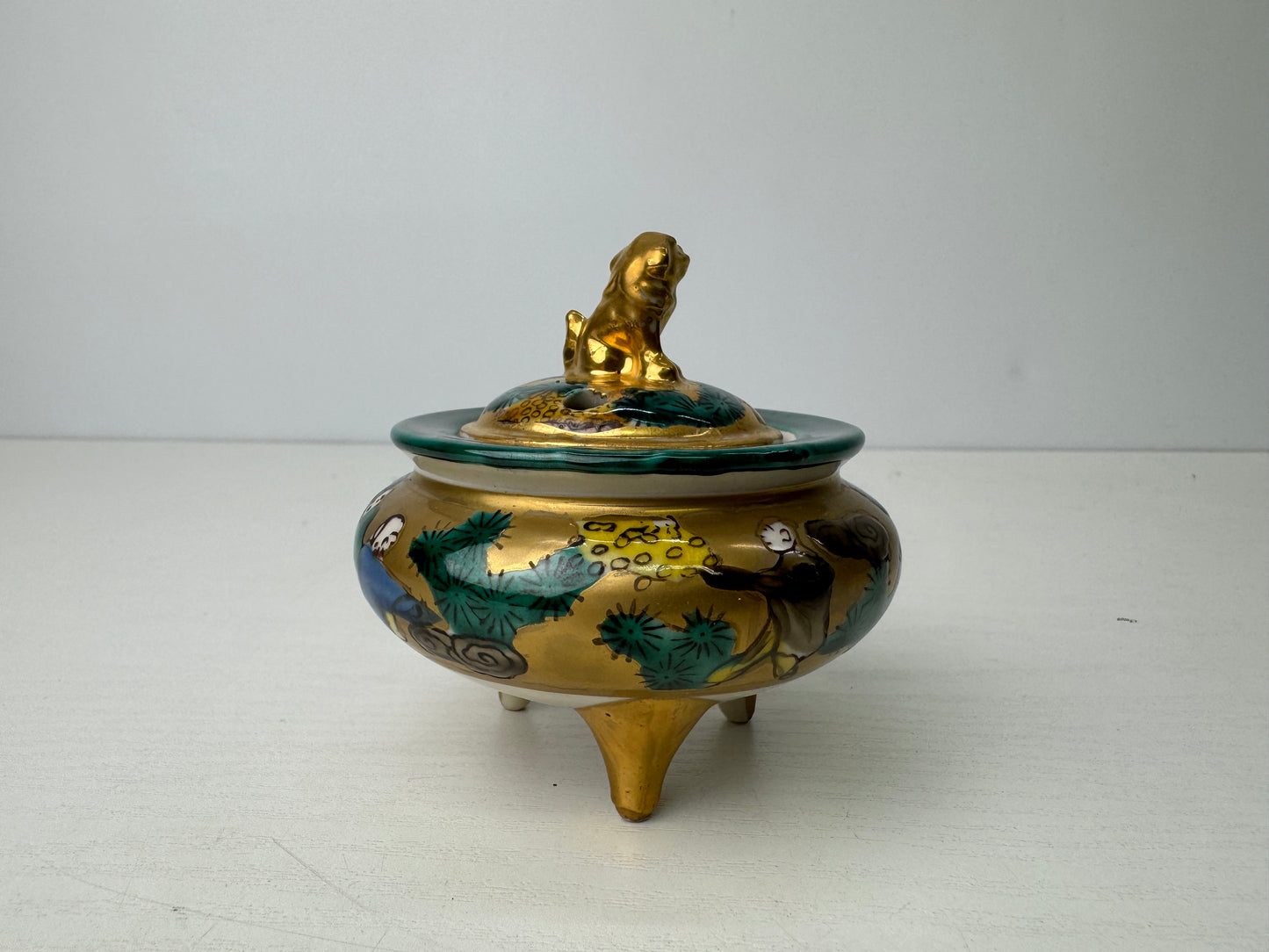 Y9178 KOURO Kutani-ware signed box Japan antique fragrance incense burner aroma