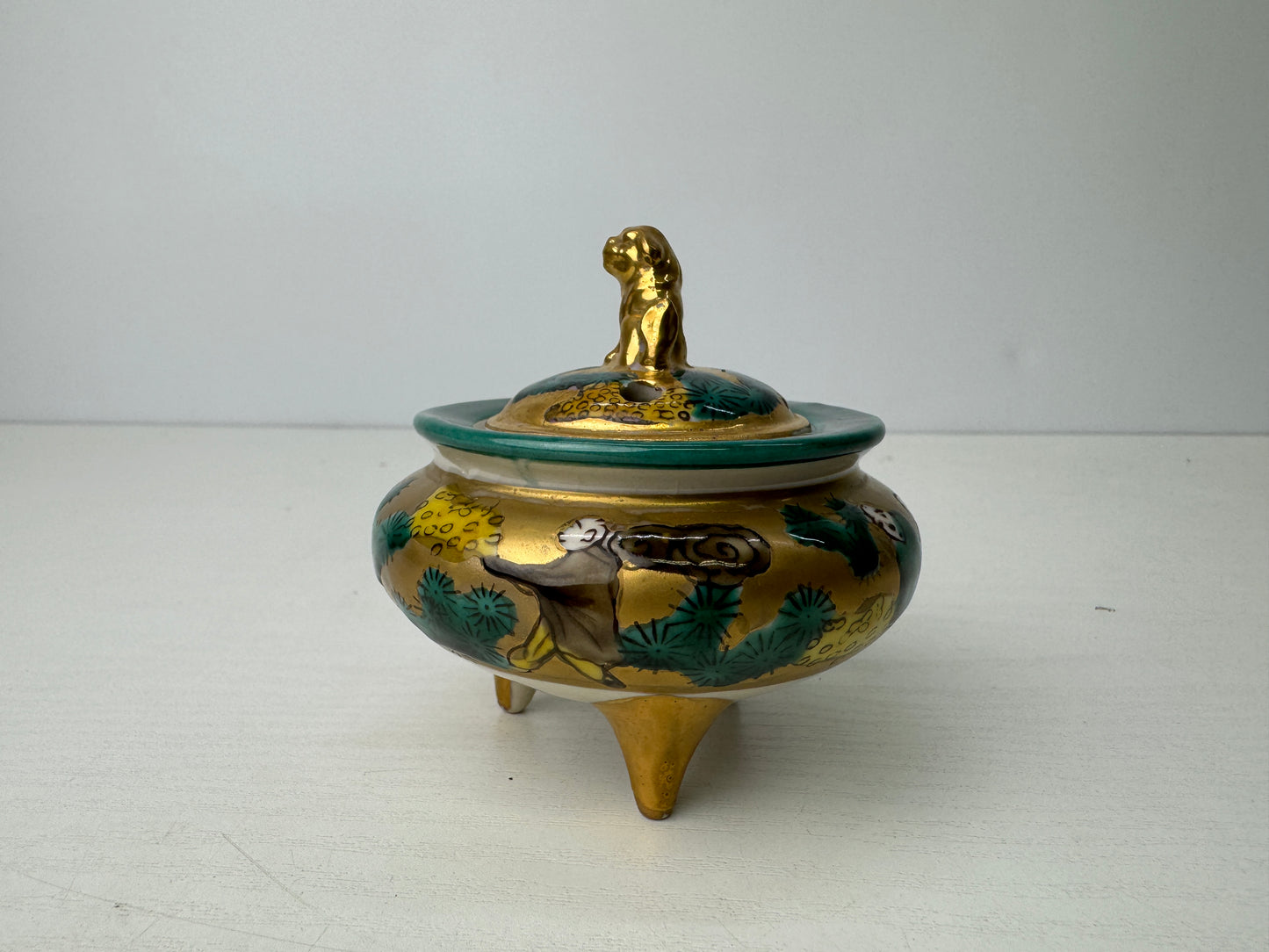 Y9178 KOURO Kutani-ware signed box Japan antique fragrance incense burner aroma