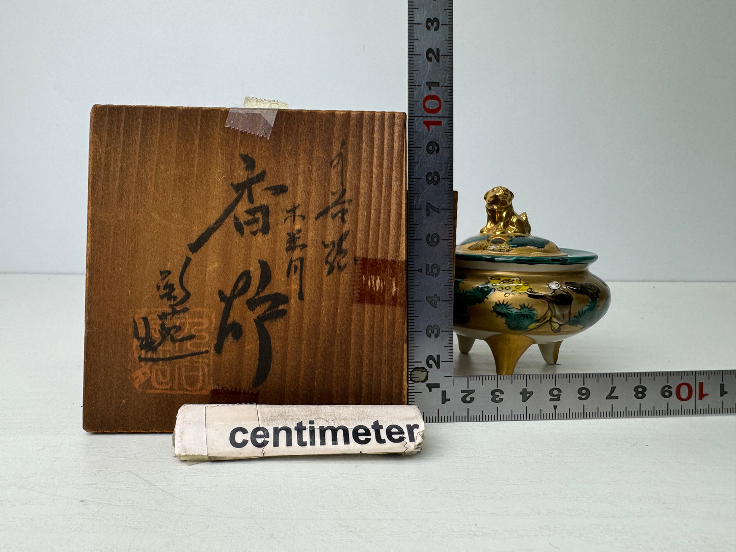 Y9178 KOURO Kutani-ware signed box Japan antique fragrance incense burner aroma
