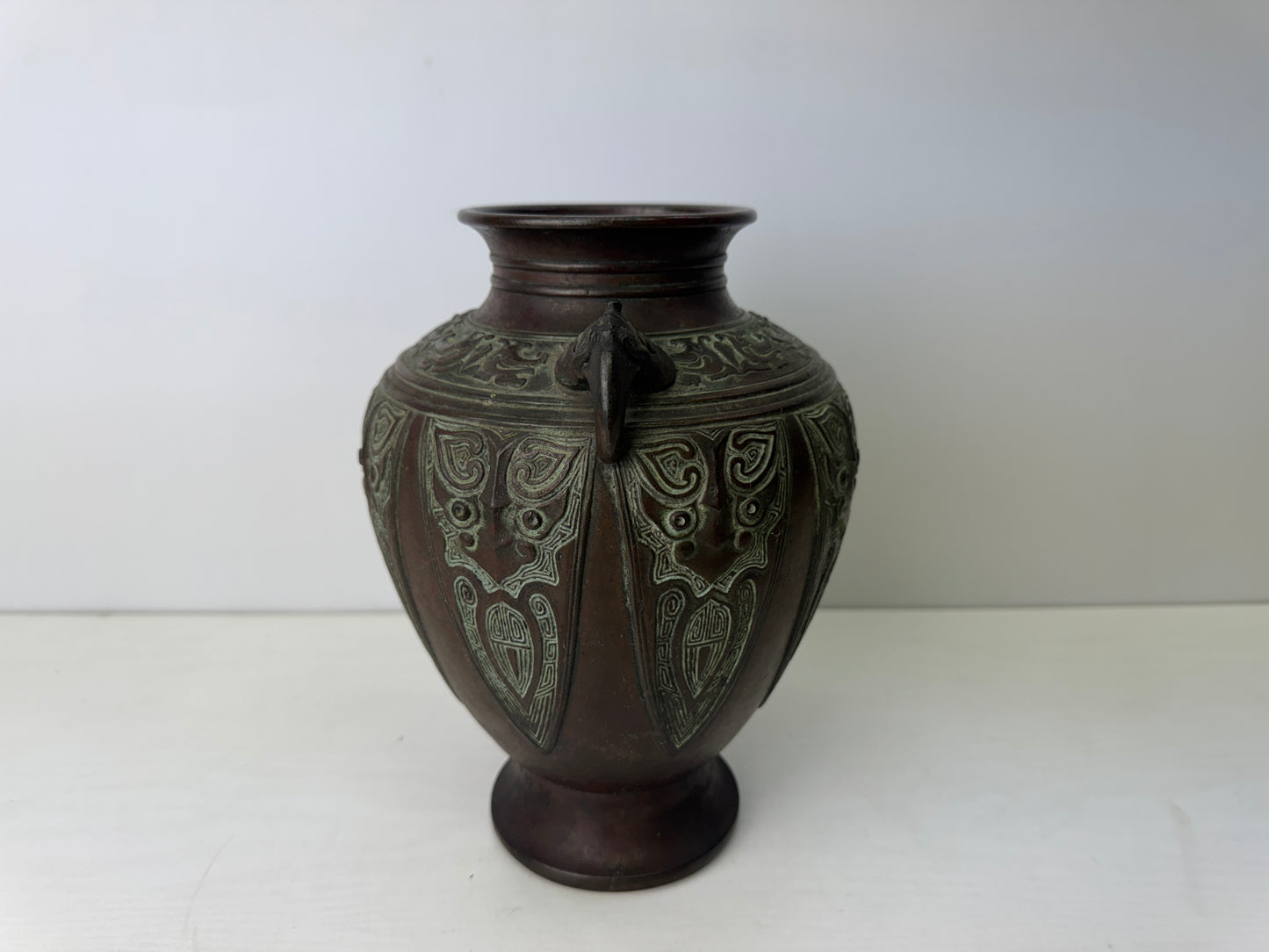 Y9180 Imperial Japan Army Copper commemorative flower vase signed Japanese WW2