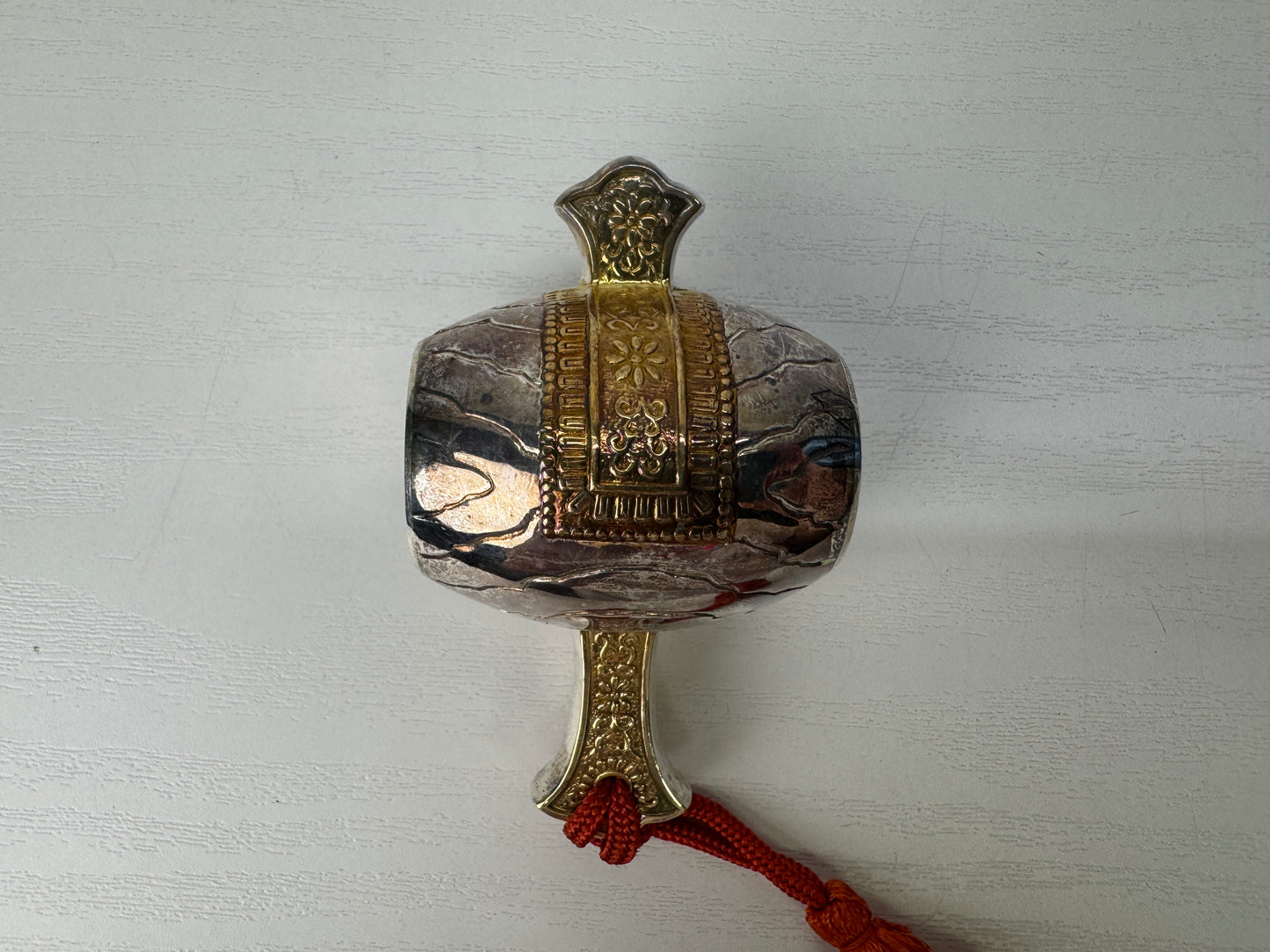Y9200 OKIMONO Silver Lucky mallet figurine glass case Japan antique interior