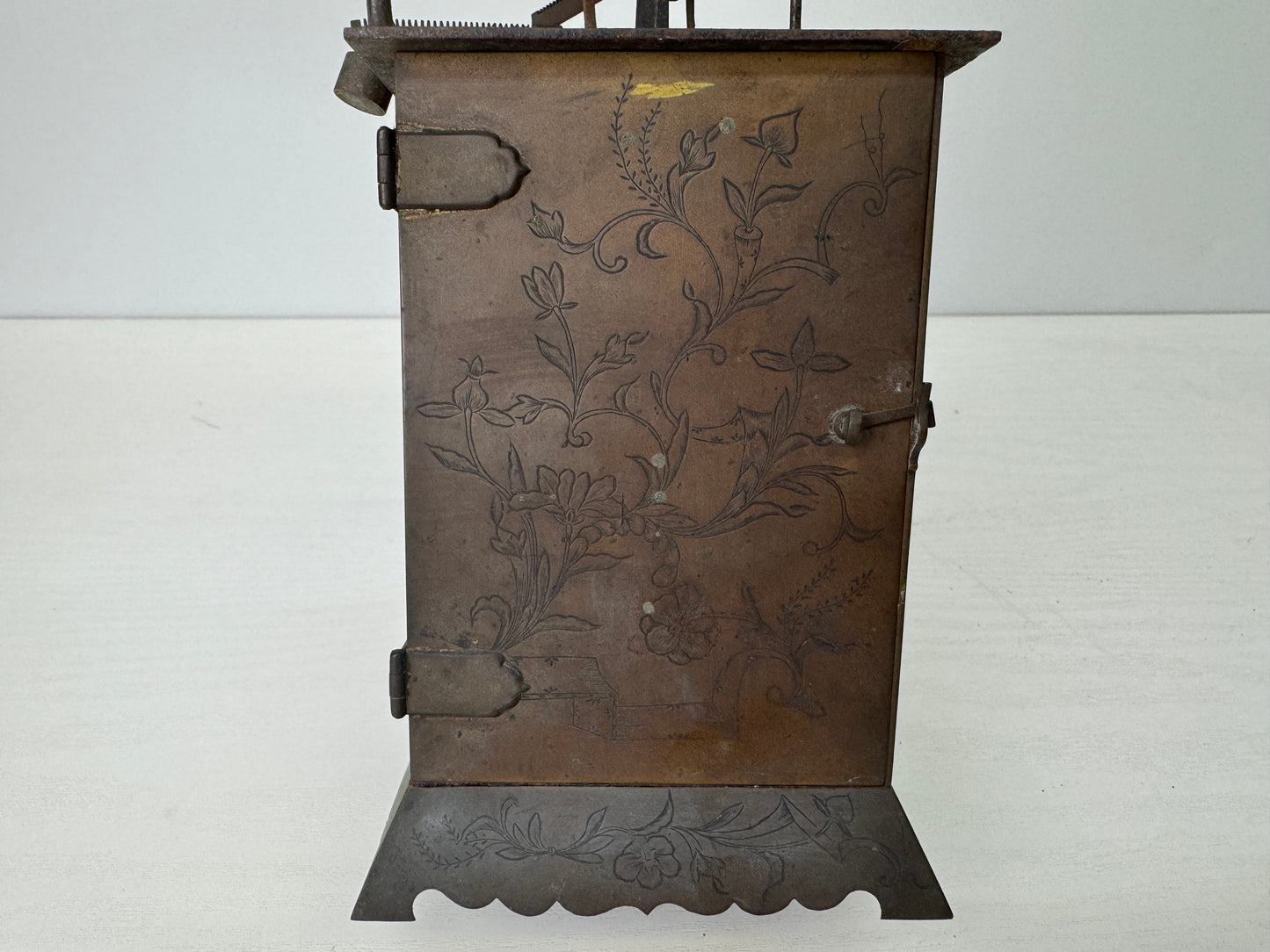 Y9201 OKIMONO Daimyo clock arabesque engraving Edo science Japan antique decor