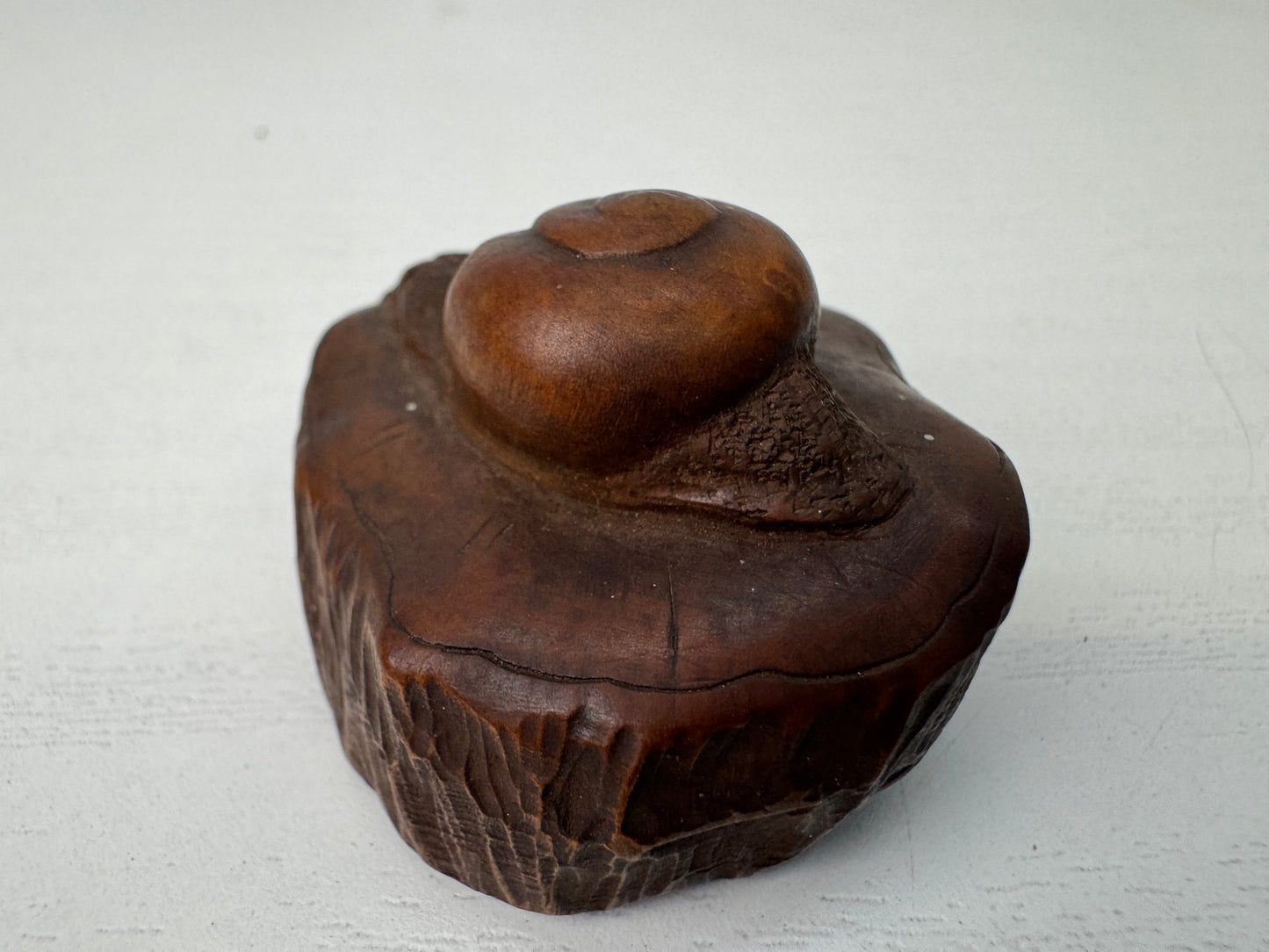 Y9207 NETSUKE wood carving Snail signed Japan antique kimono accessory fashion
