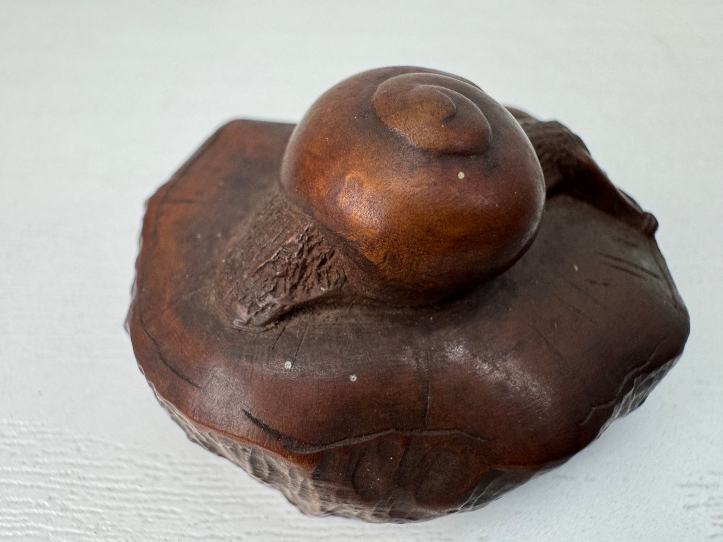 Y9207 NETSUKE wood carving Snail signed Japan antique kimono accessory fashion