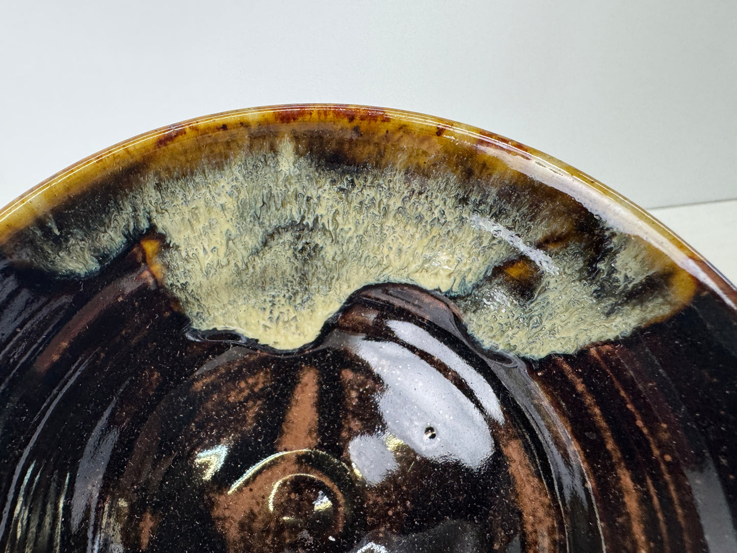 Y9217 CHAWAN Akogi-ware flat bowl signed Japan antique tea ceremony cup pottery