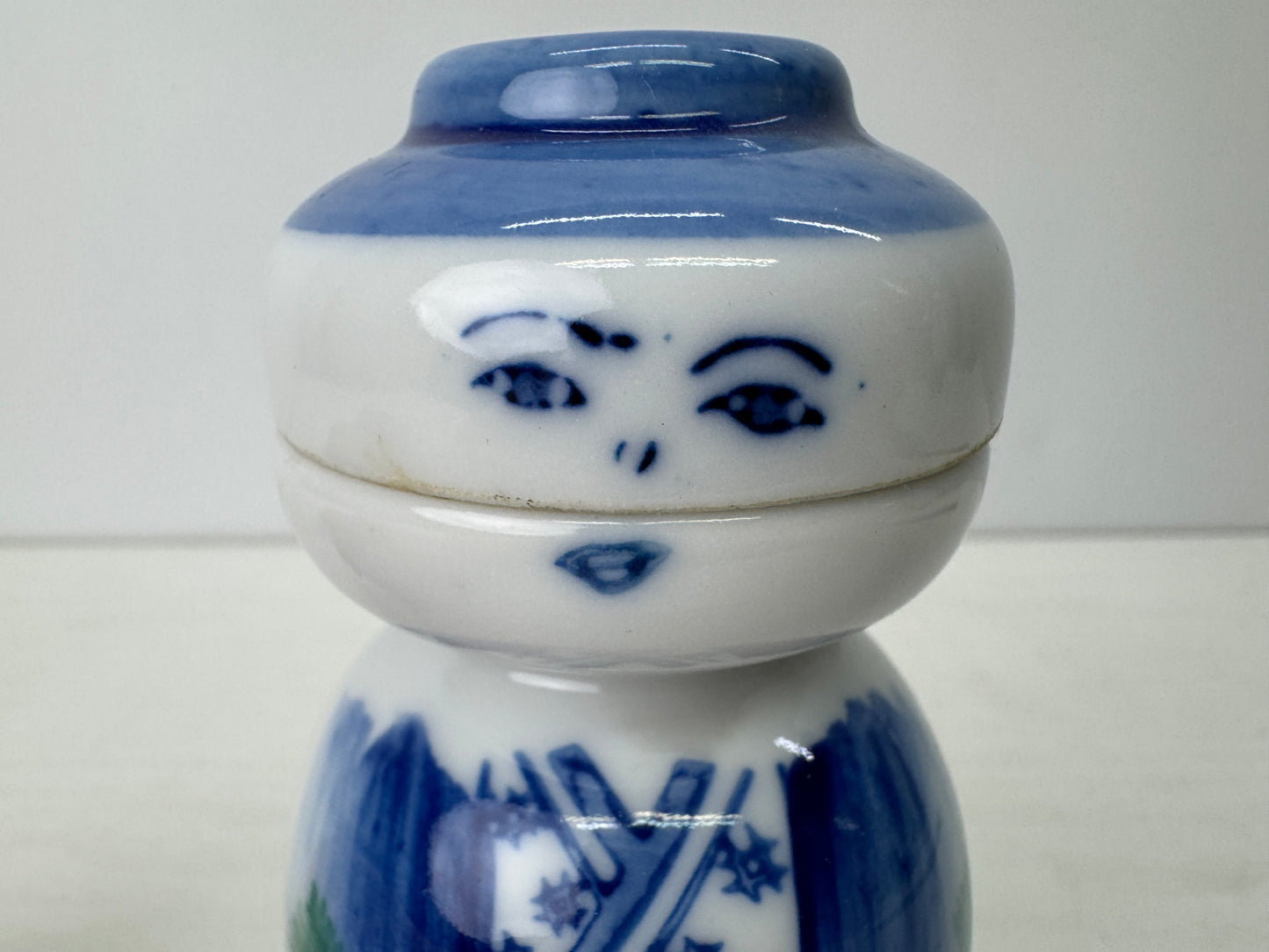 Y9218 CHOUSHI Seto-ware Tokkuri sake bottle signed Japan antique tableware