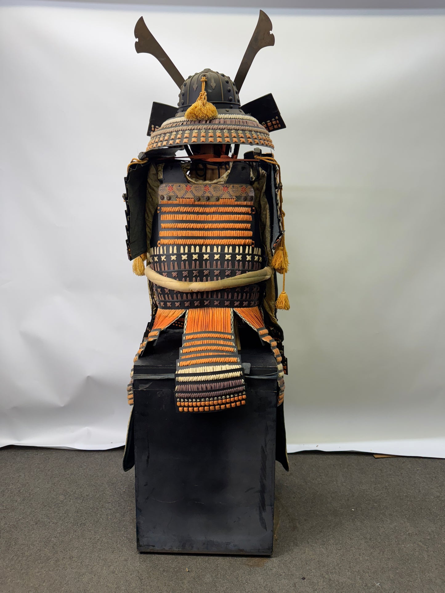 Y9224 YOROI Modern large armor box samurai bushi kabuto iroiro odoshi Japan
