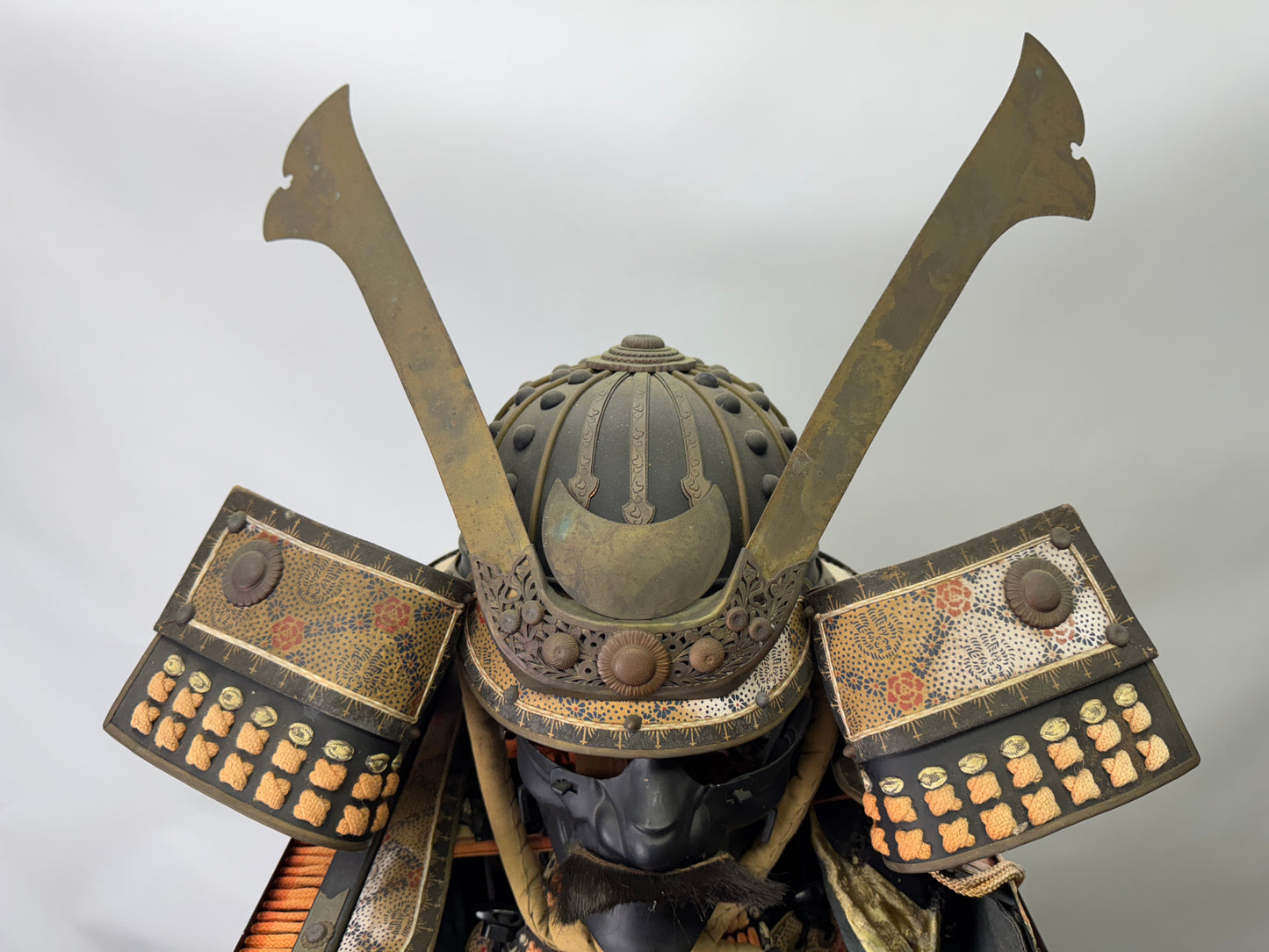 Y9224 YOROI Modern large armor box samurai bushi kabuto iroiro odoshi Japan