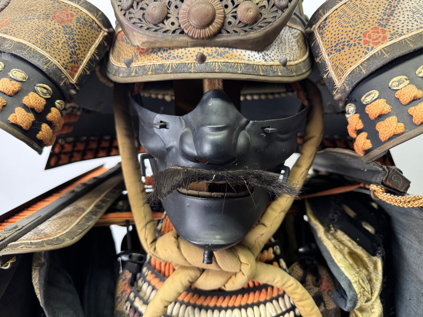 Y9224 YOROI Modern large armor box samurai bushi kabuto iroiro odoshi Japan