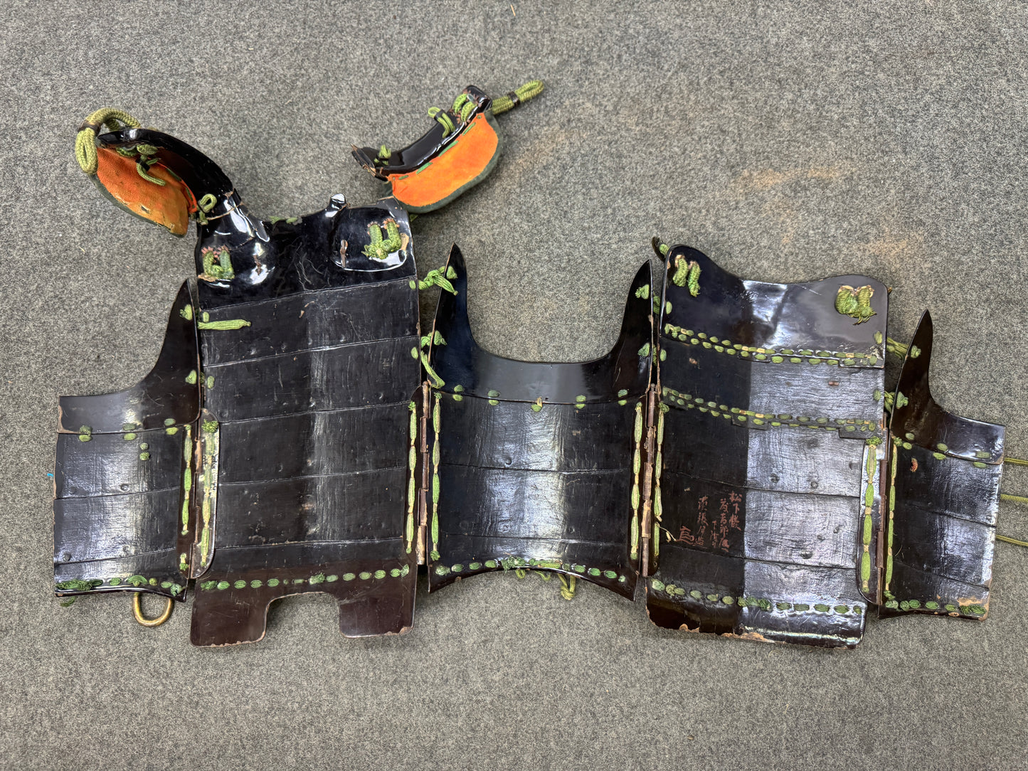 Y9225 YOROI Iron 5-plate torso Haidate box armor signed Japan antique samurai