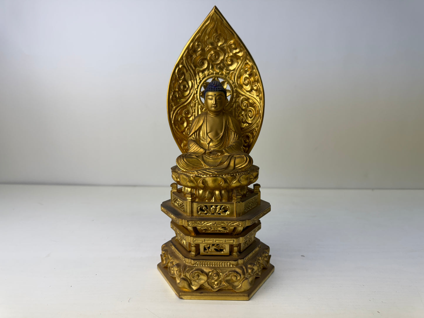 Y9235 STATUE Buddha figurine seated Amida wood carving gold leaf Japan antique