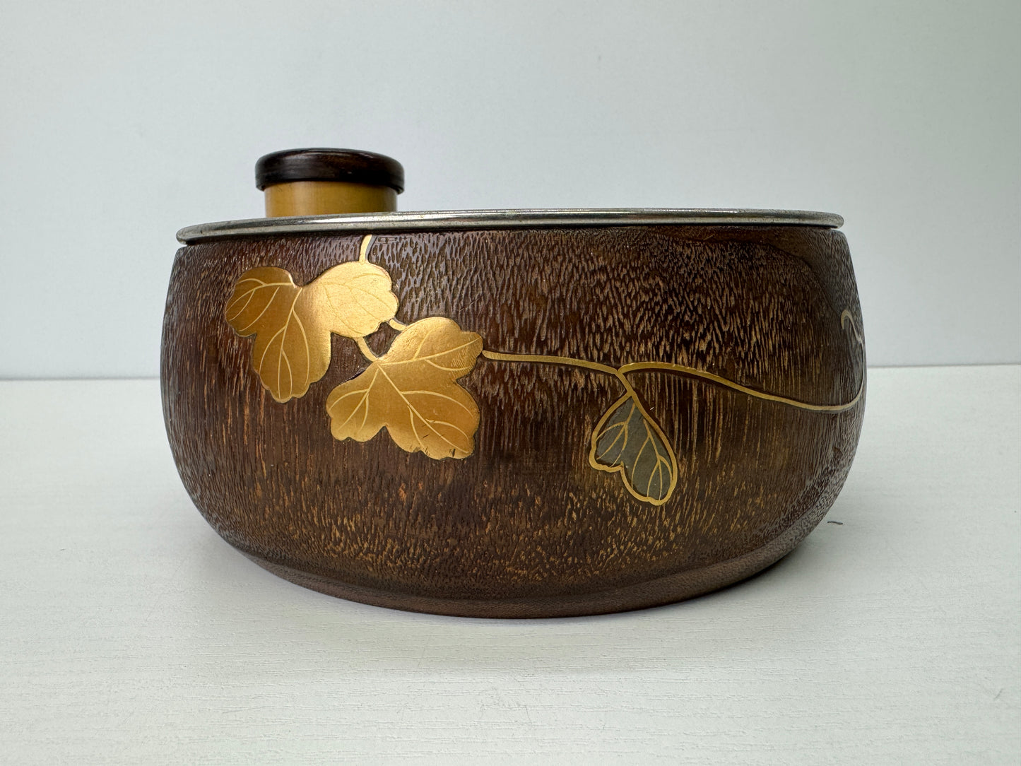 Y9259 TRAY Hollowed out Paulownia Tobacco obon ozen Makie handle Japan antique