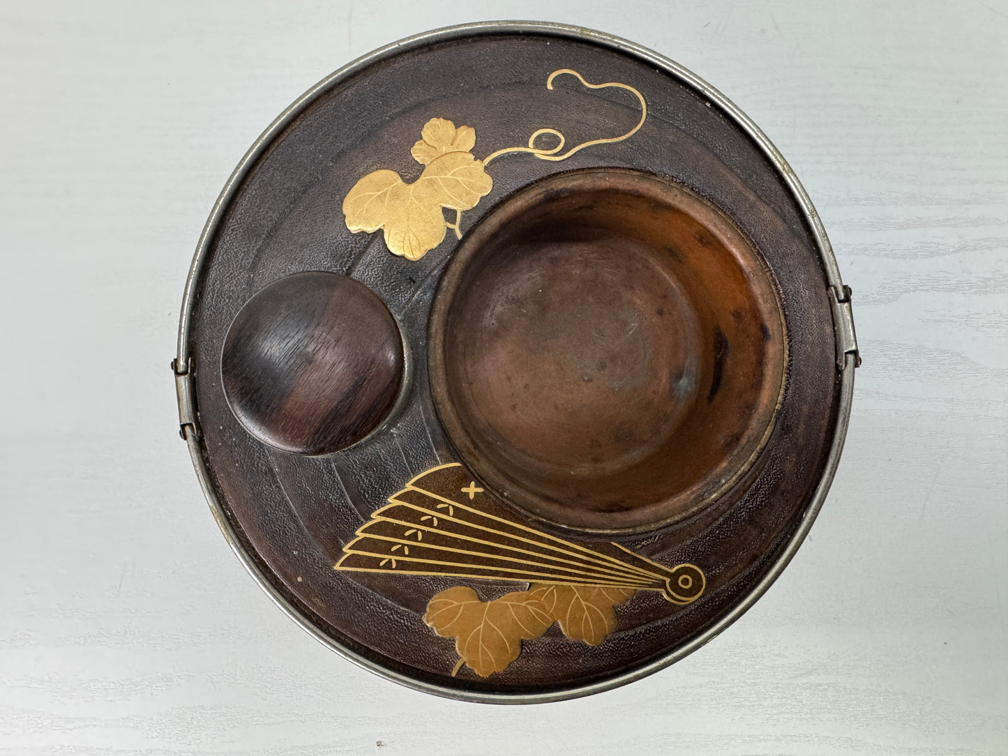 Y9259 TRAY Hollowed out Paulownia Tobacco obon ozen Makie handle Japan antique