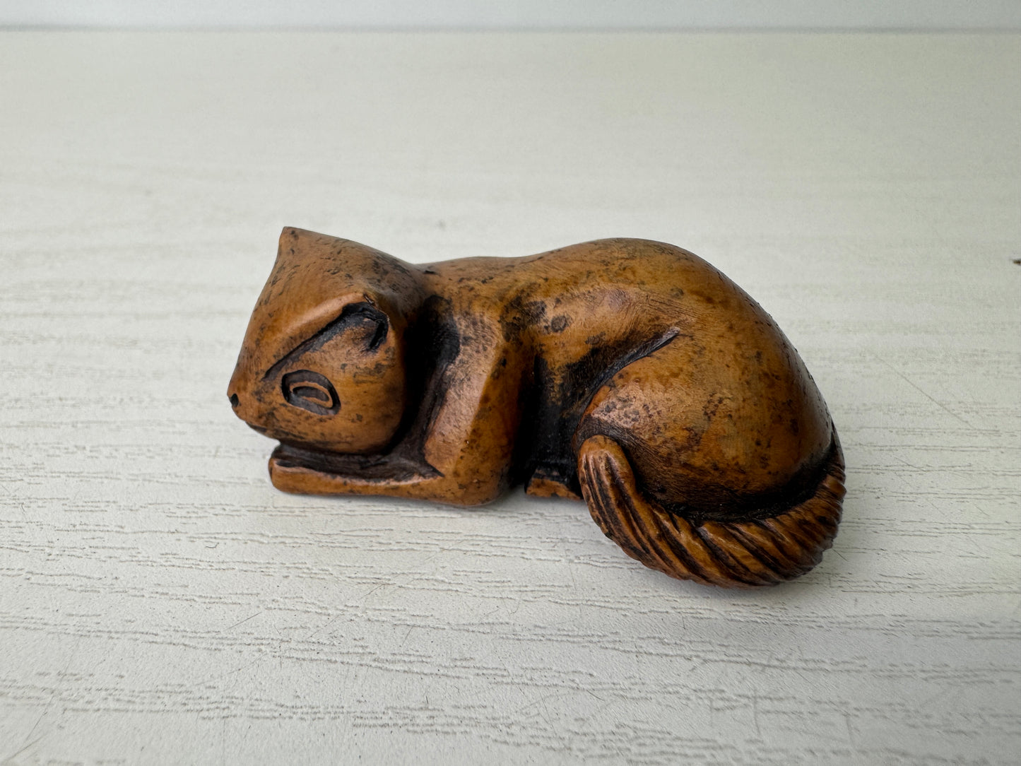 Y9298 NETSUKE wood carving Cat figure Japan antique kimono accessory fashion