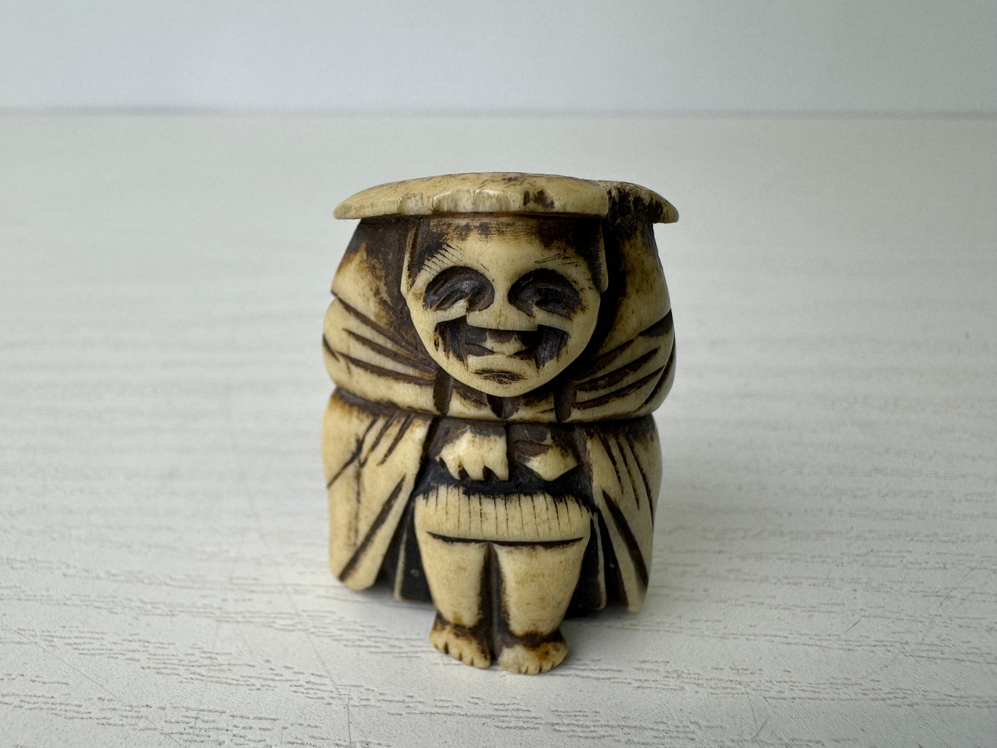 Y9299 NETSUKE person Hermit wizard figure Japan antique kimono accessory fashion