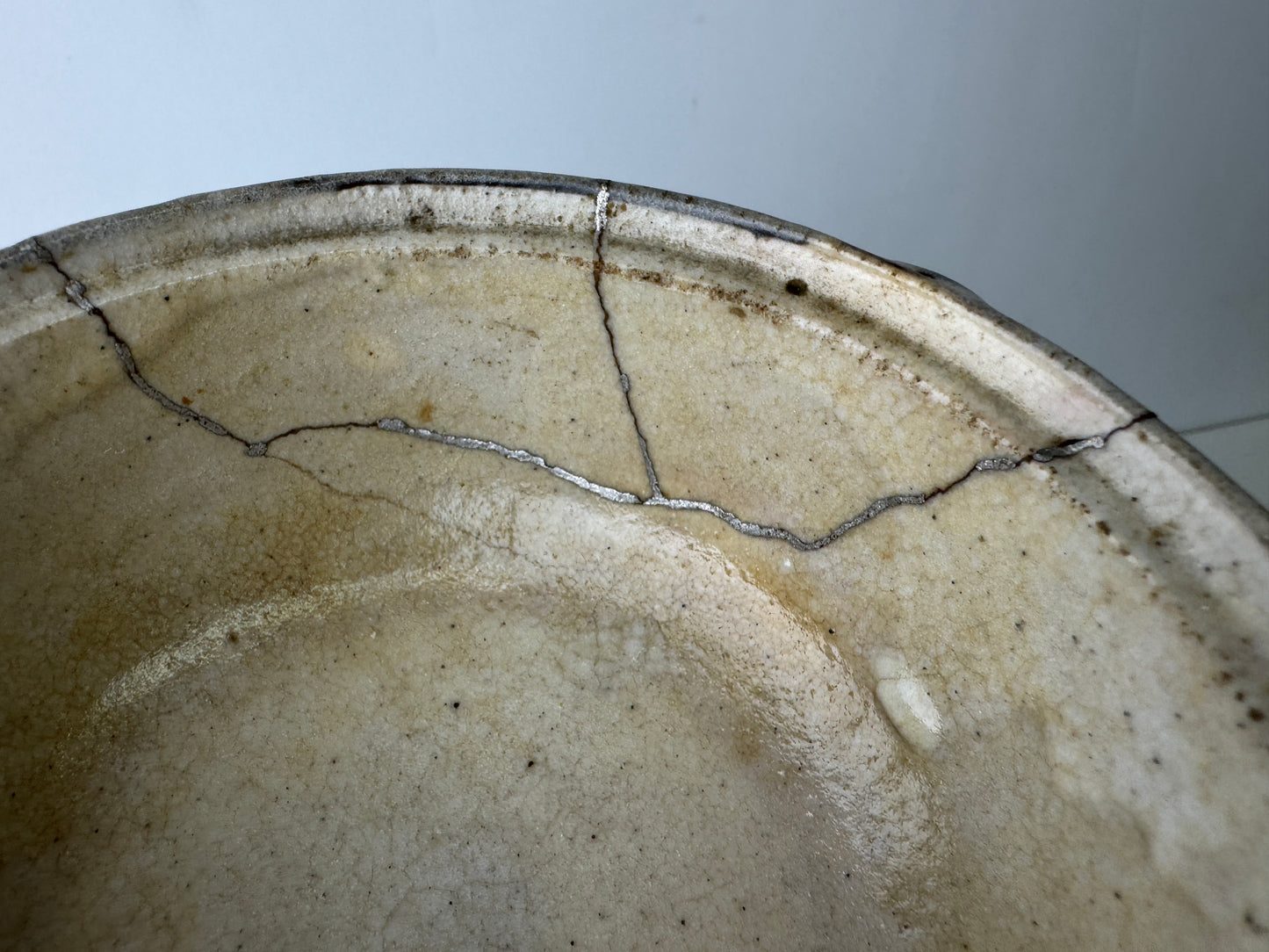 Y9310 CHAWAN Shino-ware lid bowl kintsugi signed Japan antique tableware pottery