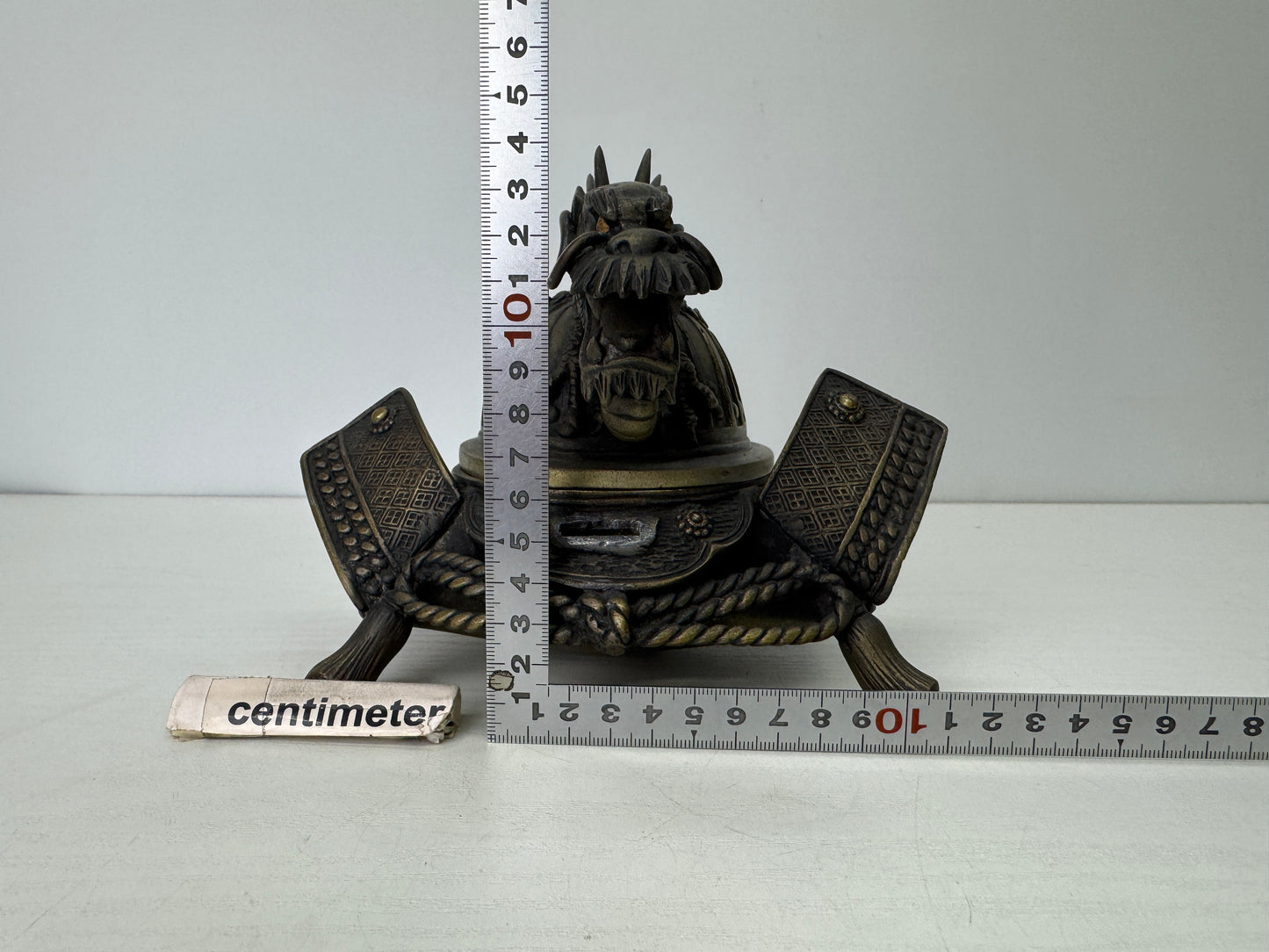 Y9348 KOURO Helmet-shaped metal Dragon signed Japan antique Incense Burner aroma