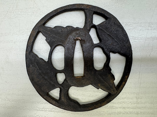 Y9356 TSUBA Iron sword guard Leaf Japan samurai katana antique koshirae edo
