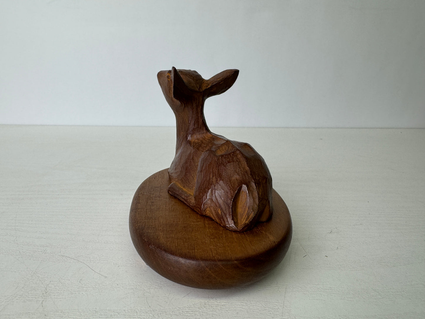 Y9391 OKIMONO metal Deer figurine signed wooden base Japan antique interior