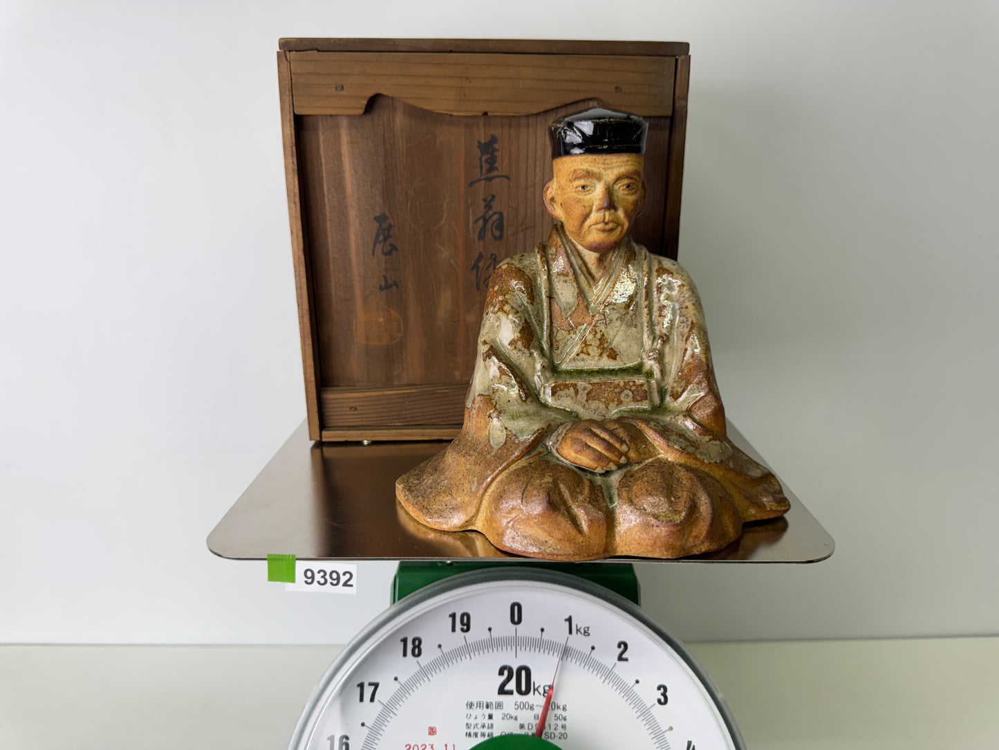 Y9392 OKIMONO Iga-ware Matsuo Basho figurine signed box Japan antique interior