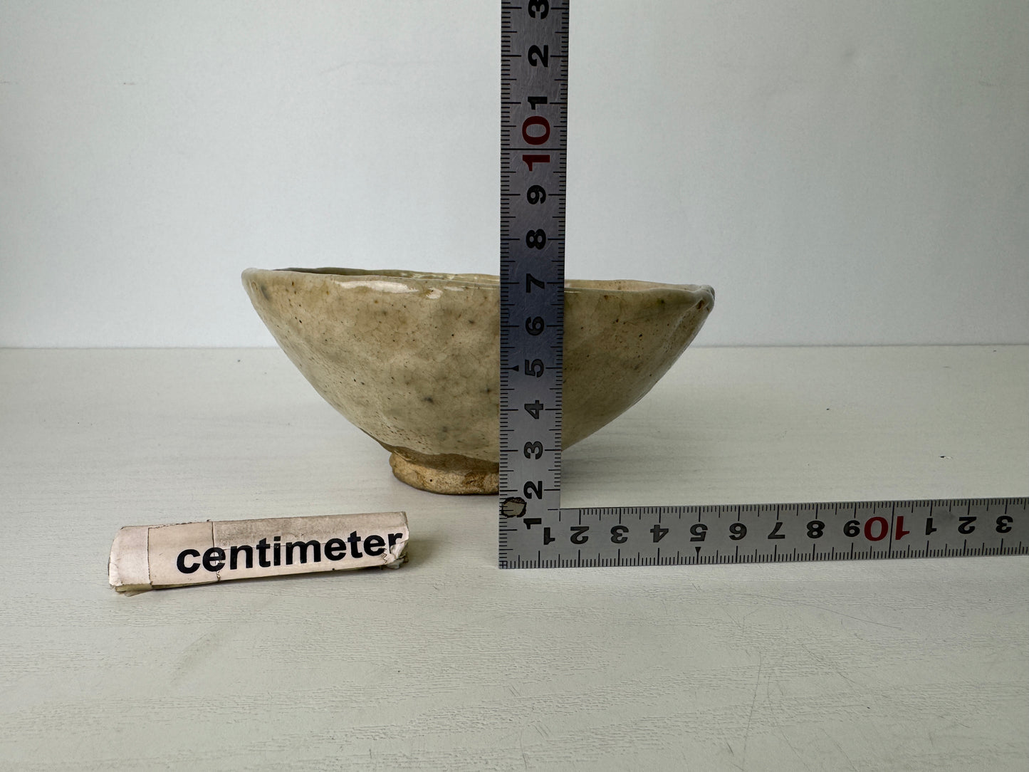 Y9403 CHAWAN Mino-ware flat bowl signed Japan antique tea ceremony pottery cup