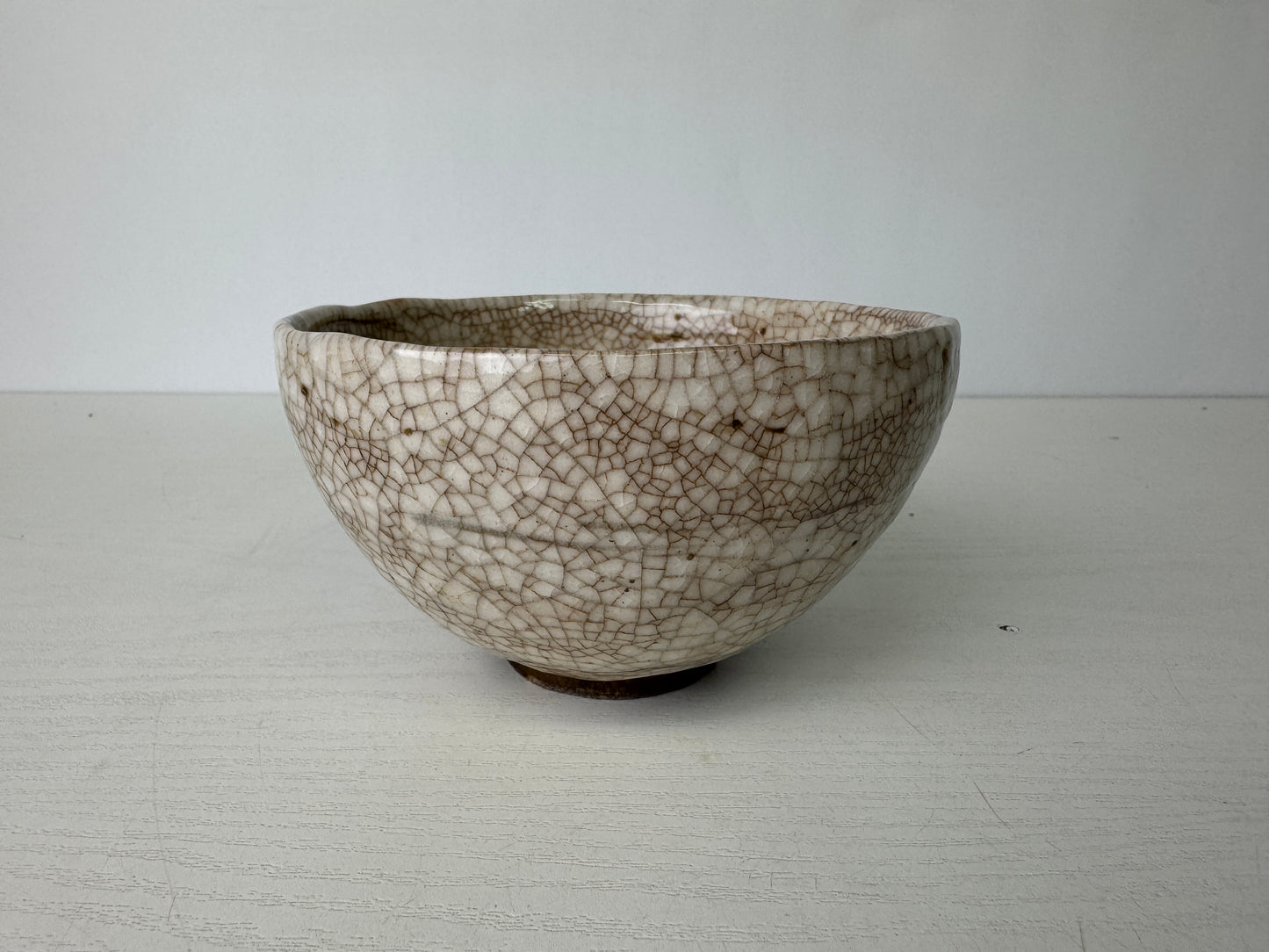 Y9404 CHAWAN Mino-ware bowl signed Japan antique tea ceremony pottery cup teacup