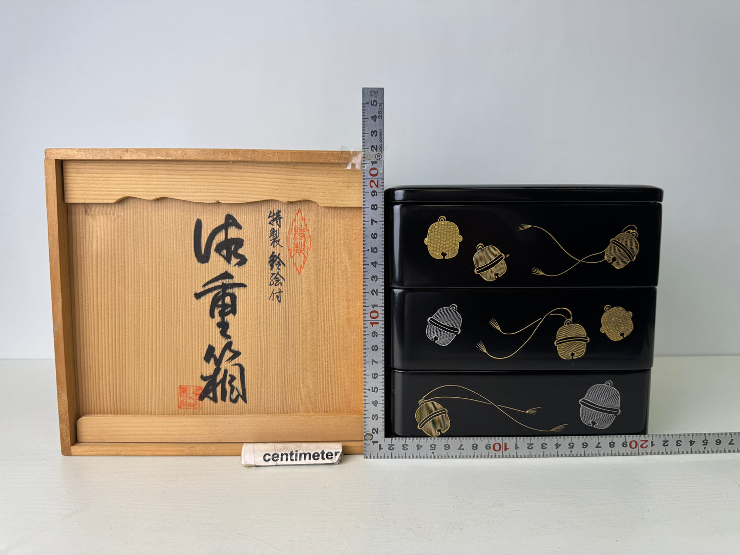 Y9408 BOX 3-tiered case Bell Makie design signed Japan antique container storage