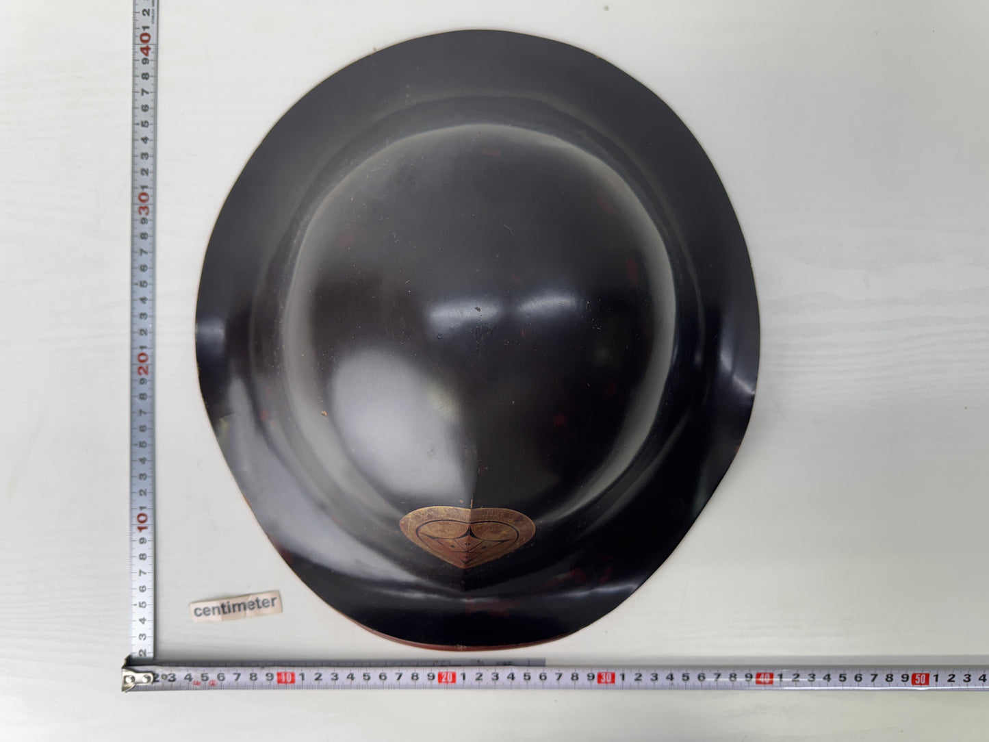 Y9452 JINGASA Black lacquer family crest Japan antique samurai hat yoroi helmet