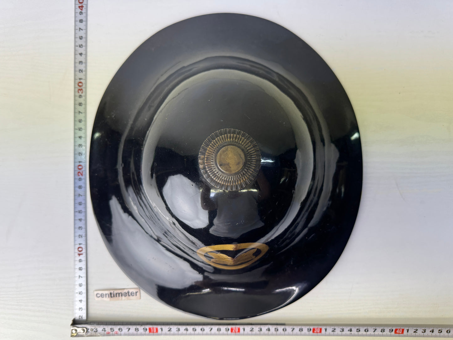 Y9453 JINGASA Black lacquer family crest Japan antique samurai hat yoroi helmet