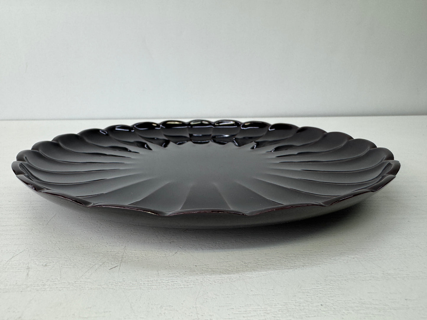Y9458 DISH Chrysanthemum red black plate set signed box Makie Japan antique