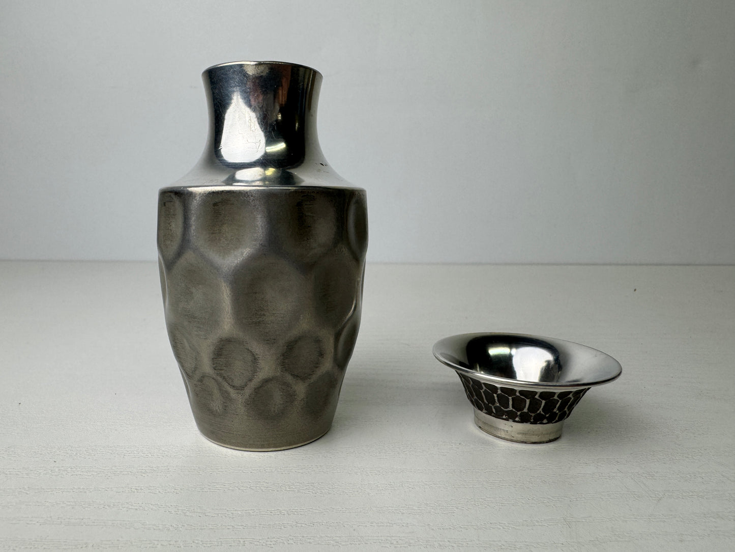 Y9481 CHOUSHI Tin Tokkuri Sake bottle cup set signed box Japan antique tableware