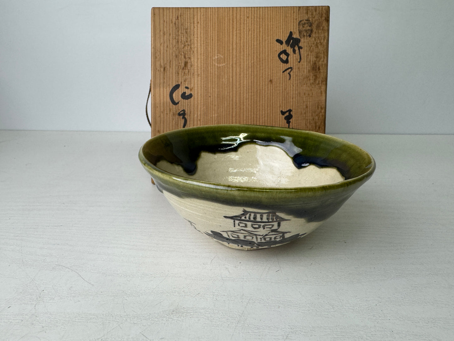 Y9495 CHAWAN Oribe-ware bowl signed box Japan antique tea ceremony pottery cup