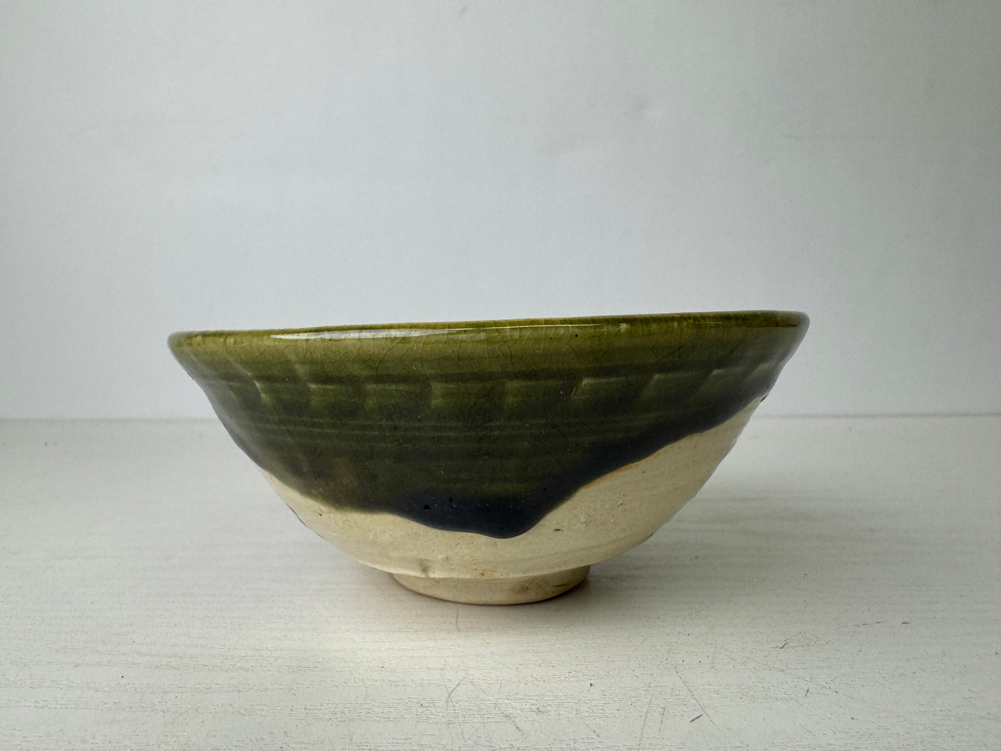 Y9495 CHAWAN Oribe-ware bowl signed box Japan antique tea ceremony pottery cup