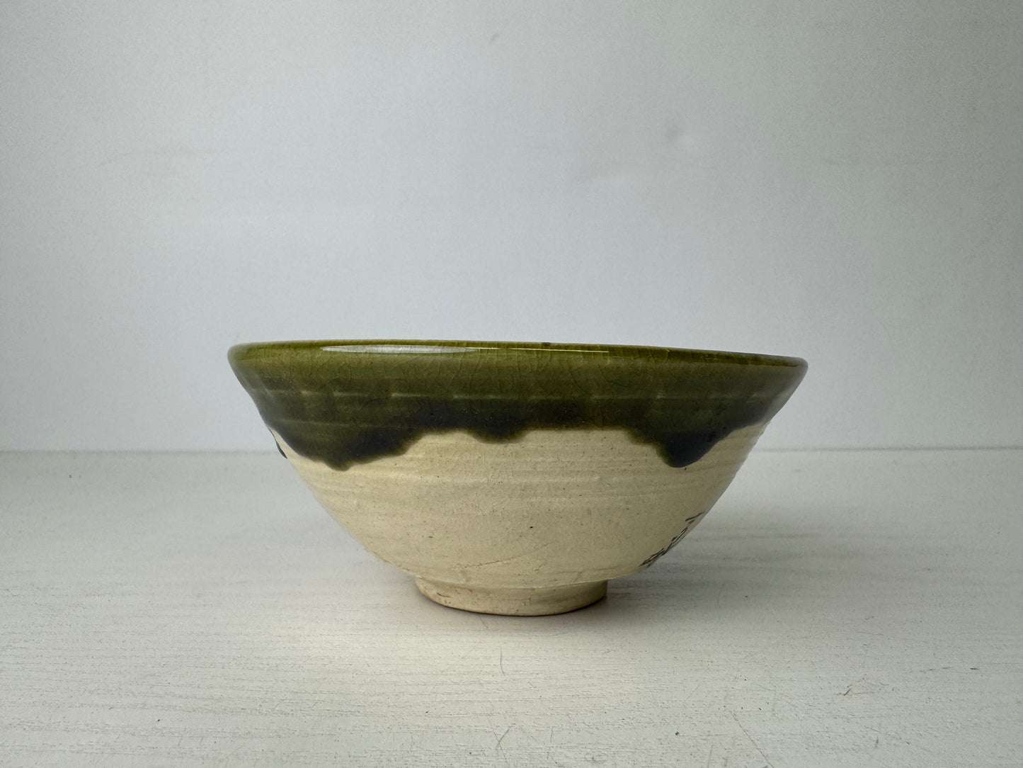 Y9495 CHAWAN Oribe-ware bowl signed box Japan antique tea ceremony pottery cup