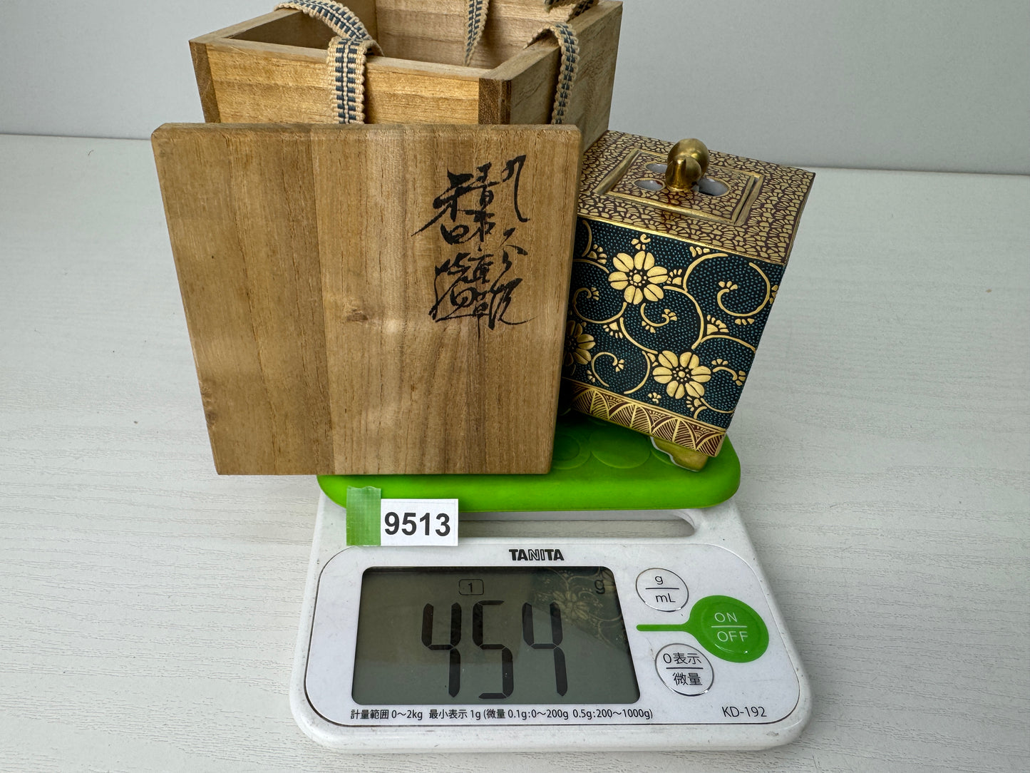 Y9513 KOURO Kutani-ware Aochibu signed box Japan antique Incense Burner aroma