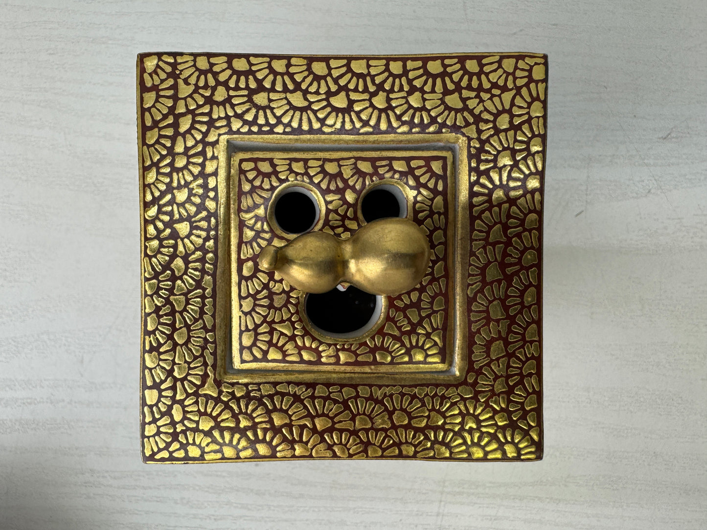 Y9513 KOURO Kutani-ware Aochibu signed box Japan antique Incense Burner aroma