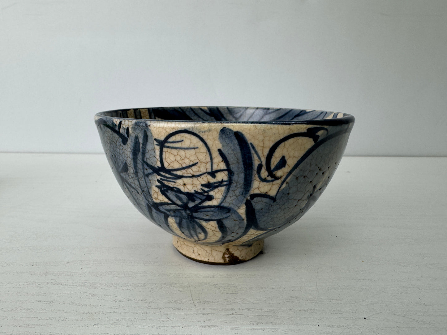 Y9519 CHAWAN Kutani-ware Mokubei bowl signed Japan antique tea ceremony pottery