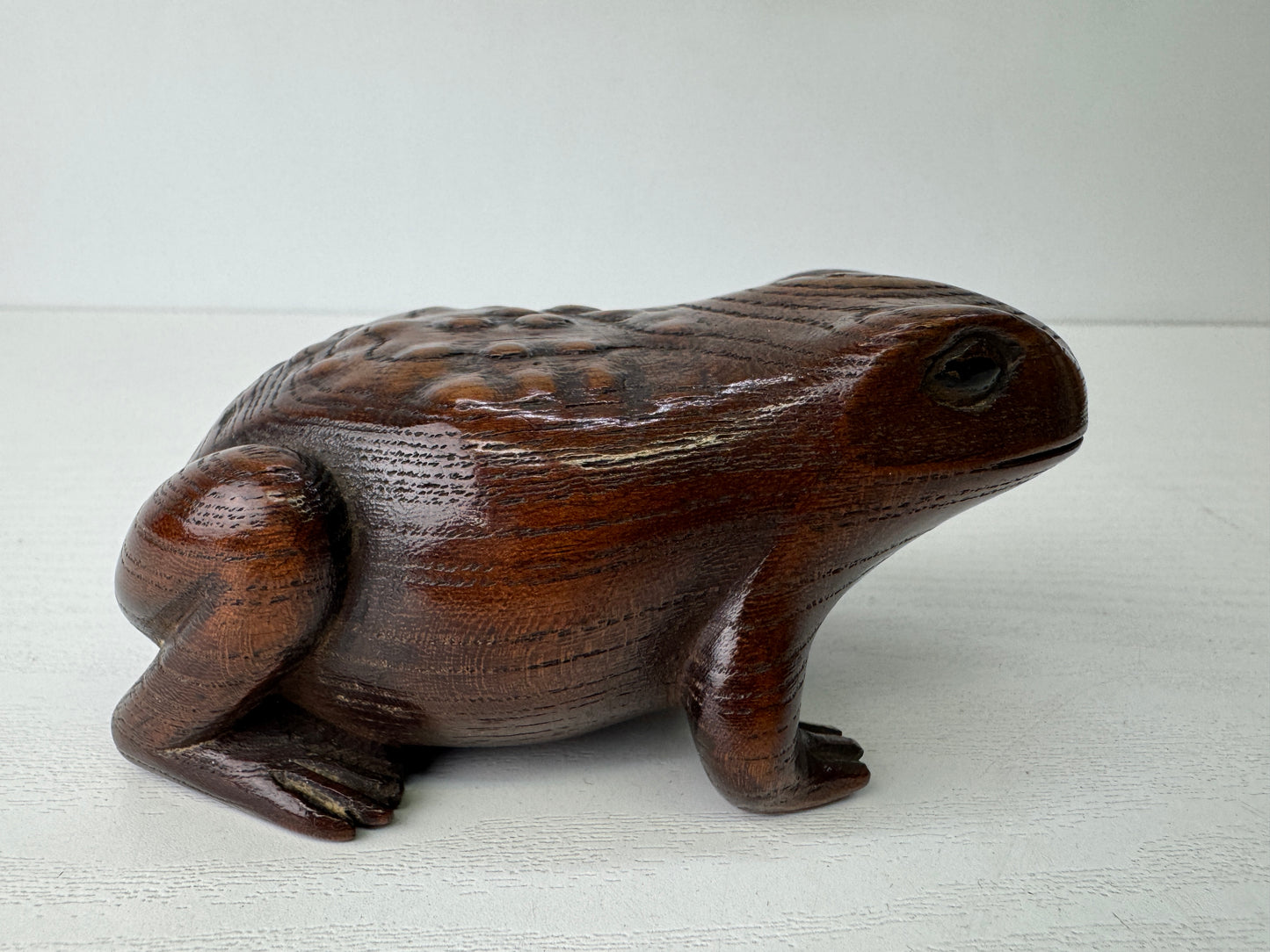 Y9557 OKIMONO Zelkova wood carving Frog figure figurine signed Japan antique