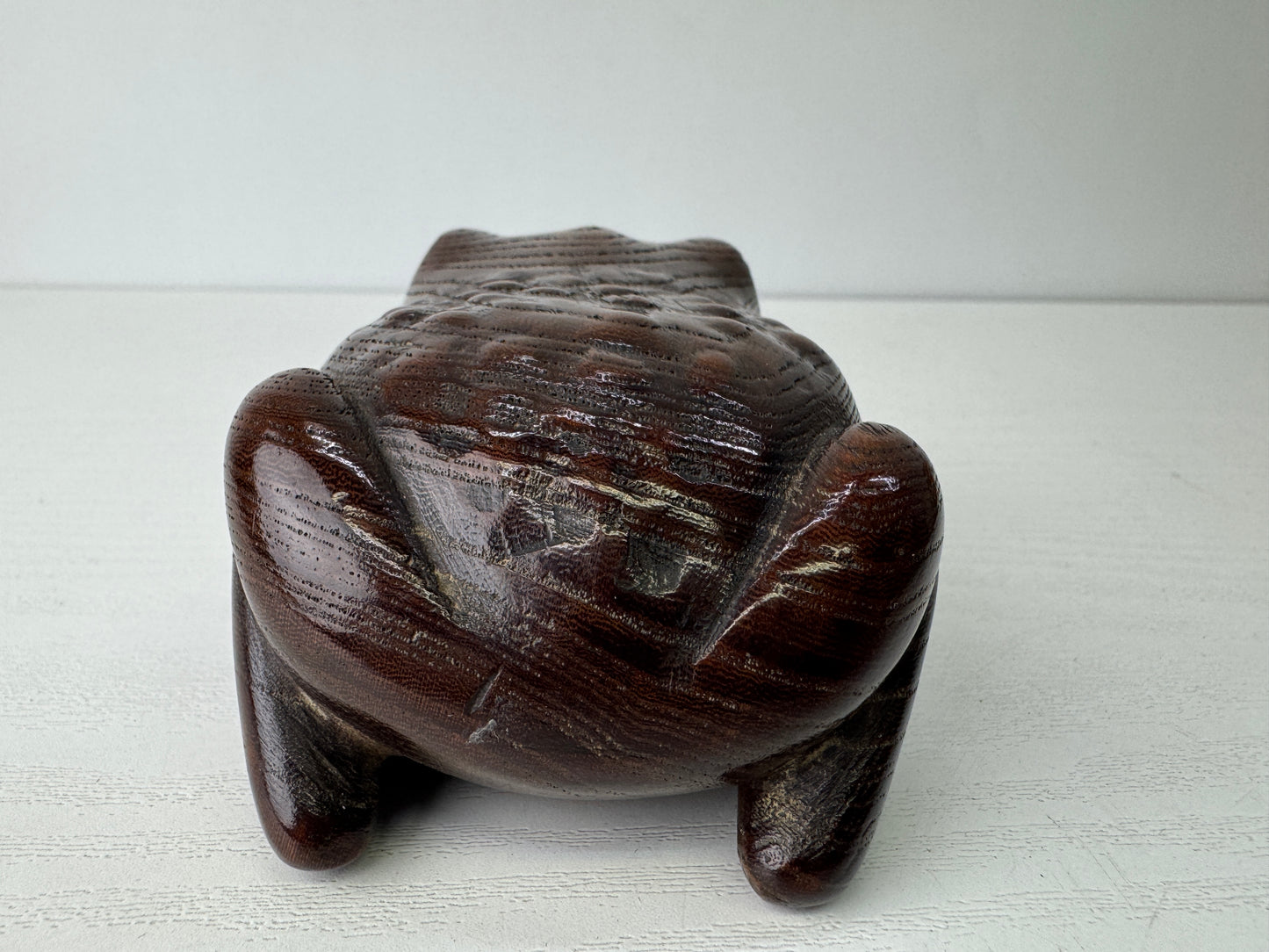 Y9557 OKIMONO Zelkova wood carving Frog figure figurine signed Japan antique
