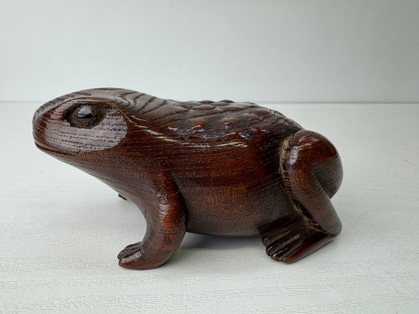 Y9557 OKIMONO Zelkova wood carving Frog figure figurine signed Japan antique