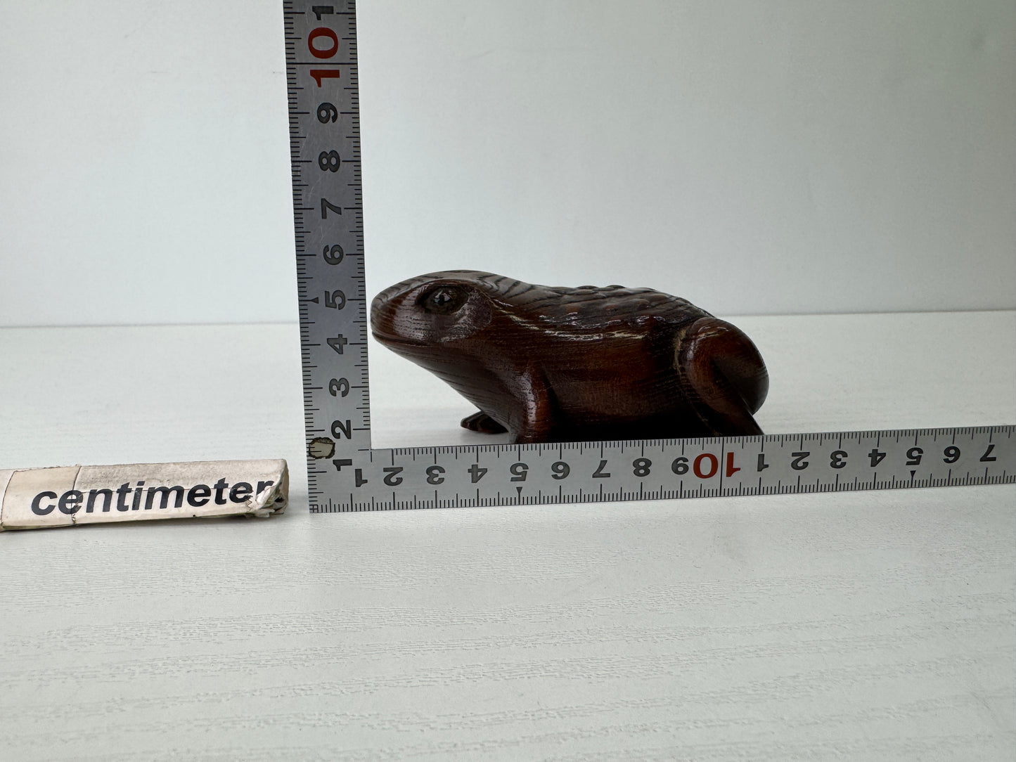 Y9557 OKIMONO Zelkova wood carving Frog figure figurine signed Japan antique