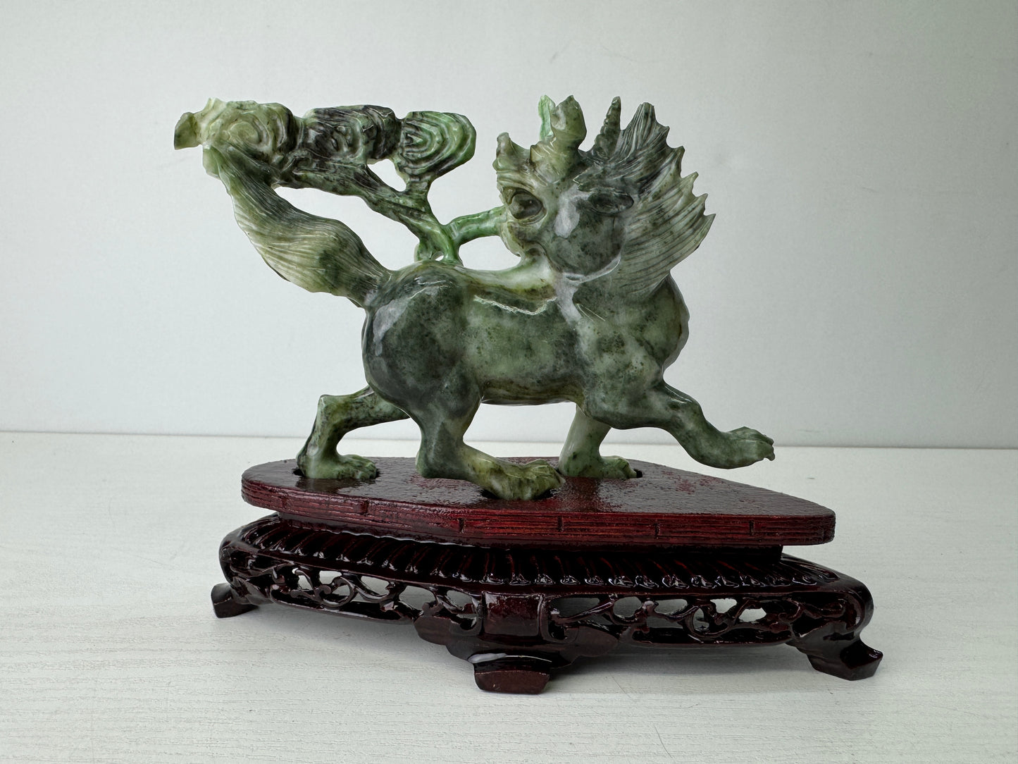 Y9570 OKIMONO Jade Animal figurine stand box China antique interior figure art