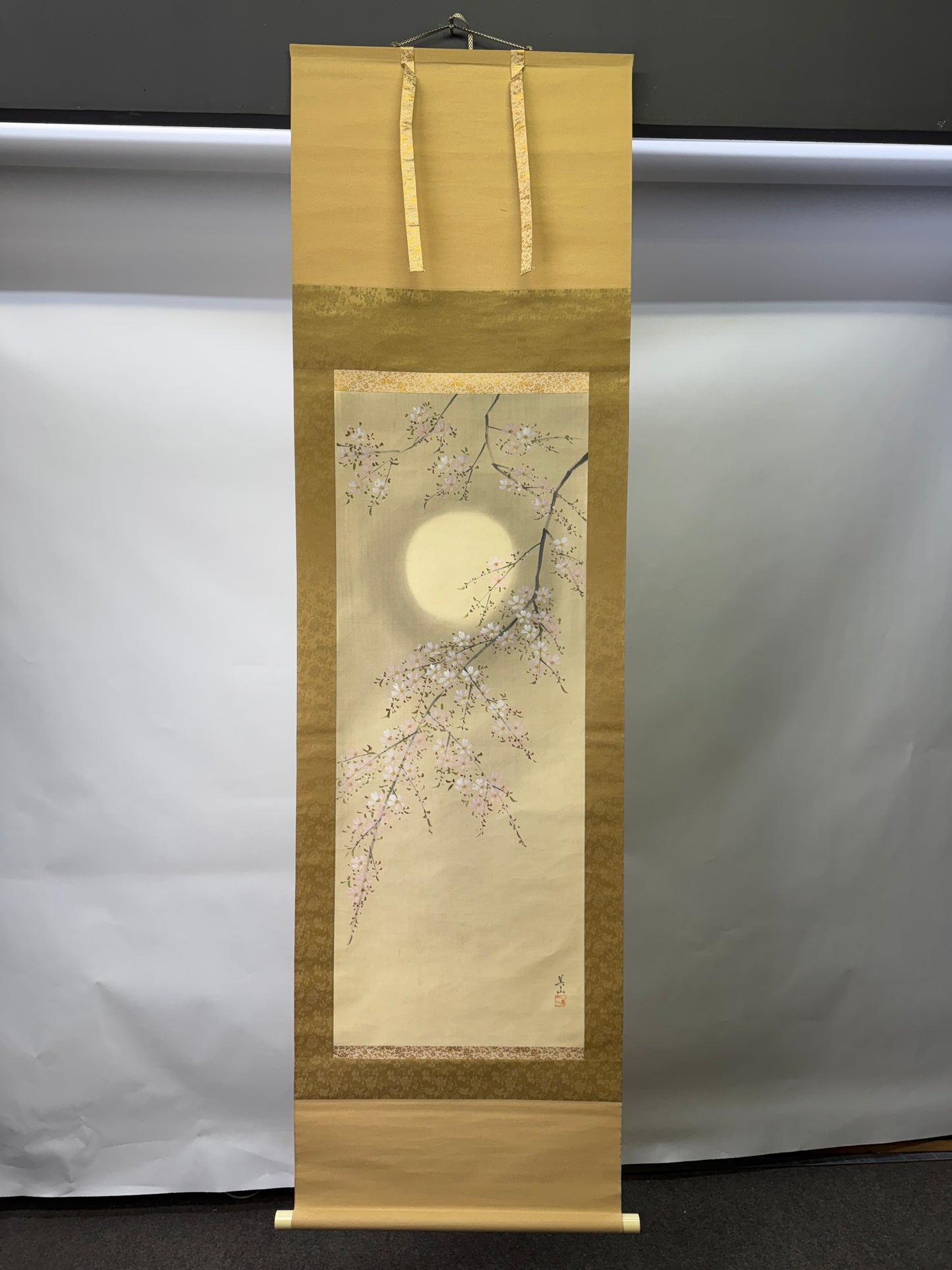 Y9590 KAKEJIKU Cherry blossoms Night Moon viewing signed Japan antique interior
