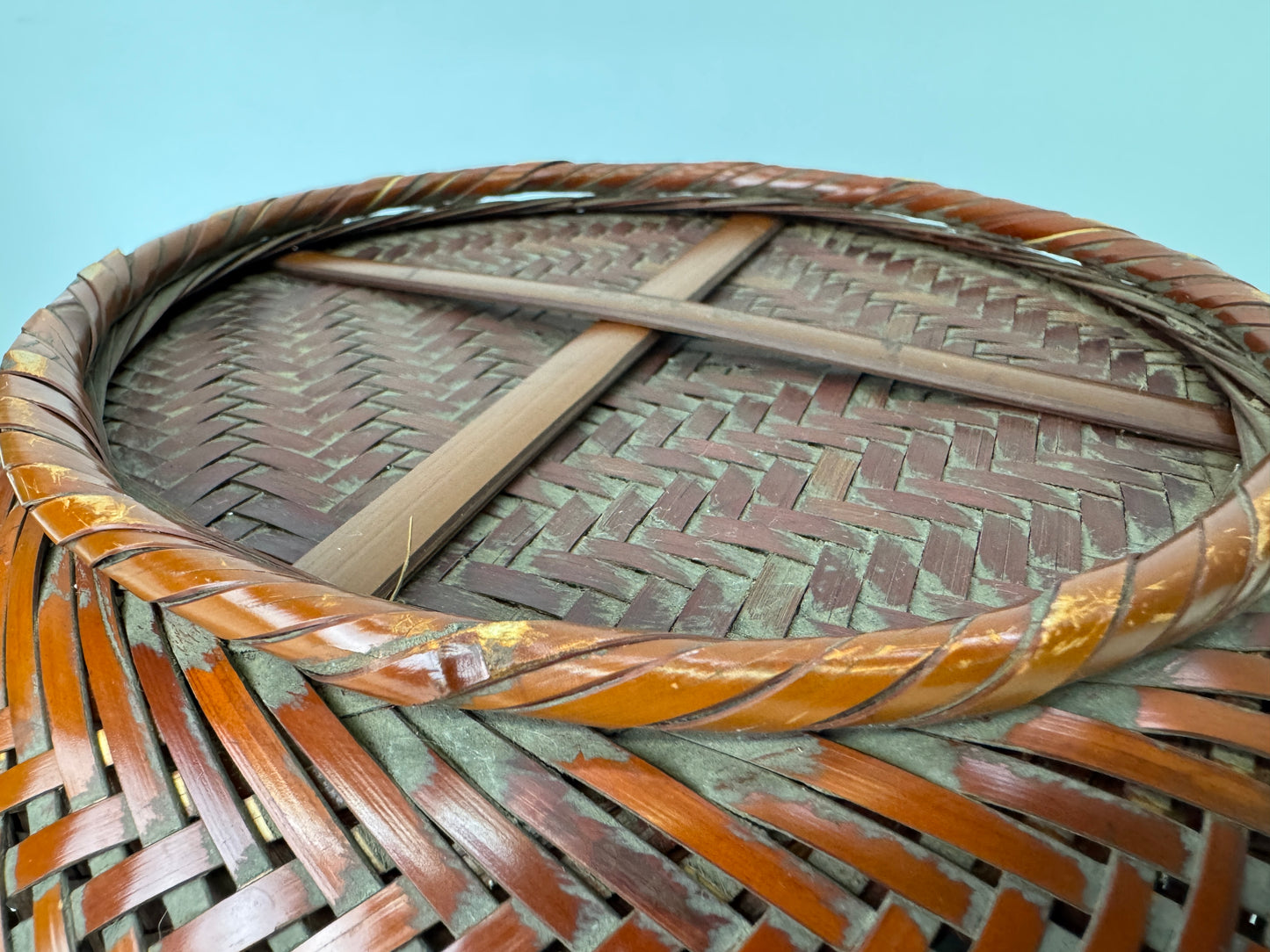 Y9593 Bamboo Woven Basket Flower vase signed Japan Ikebana Floral arrangement