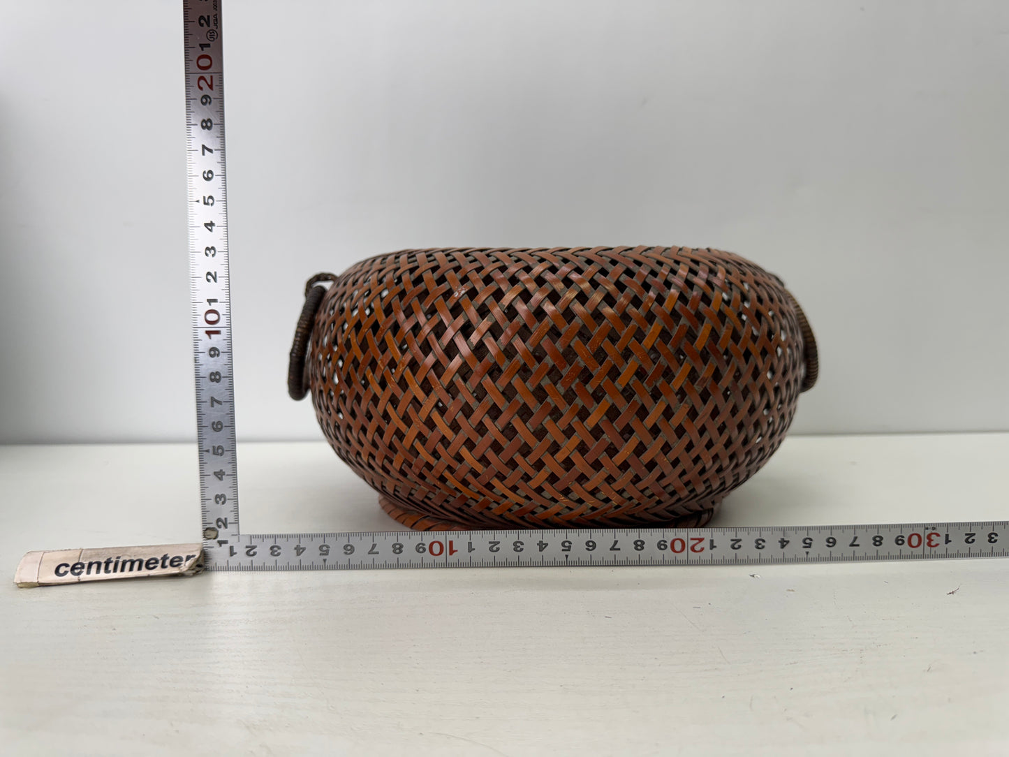 Y9593 Bamboo Woven Basket Flower vase signed Japan Ikebana Floral arrangement