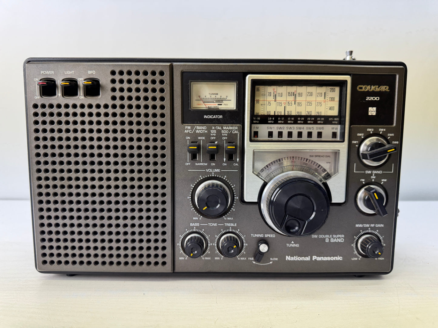 Y9629 RADIO National RF-2200 Cougar transistor portable Japan antique vintage